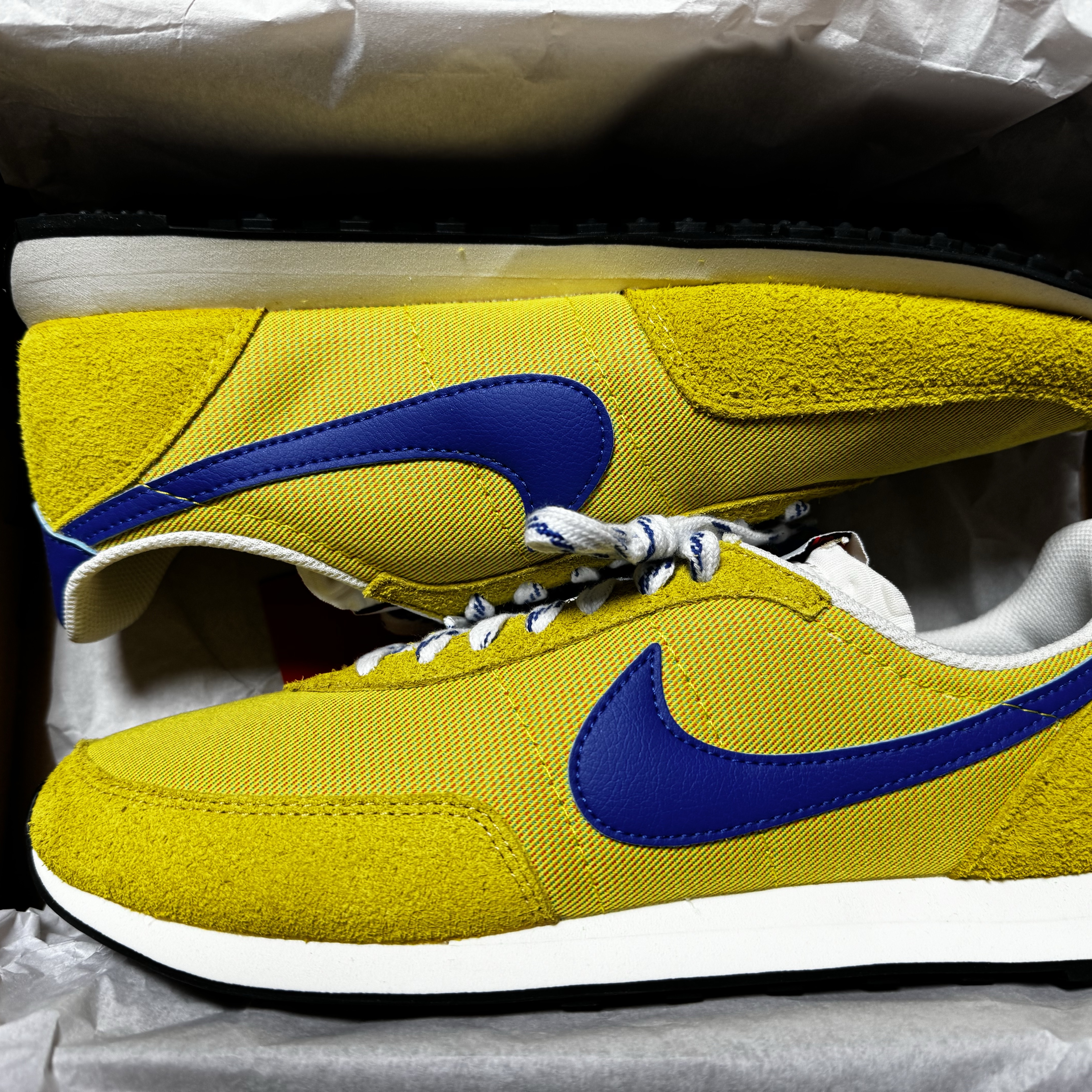 Nike Waffle Trainer 2 SD Yellow Strike 착용 스타일 - 2