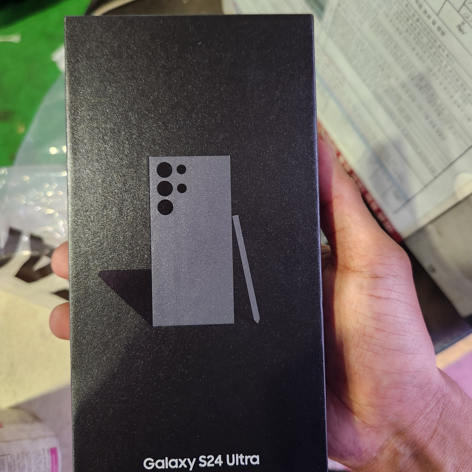 Samsung Galaxy S24 Ultra 512GB Titanium Black (Korean Ver.) 착용 스타일