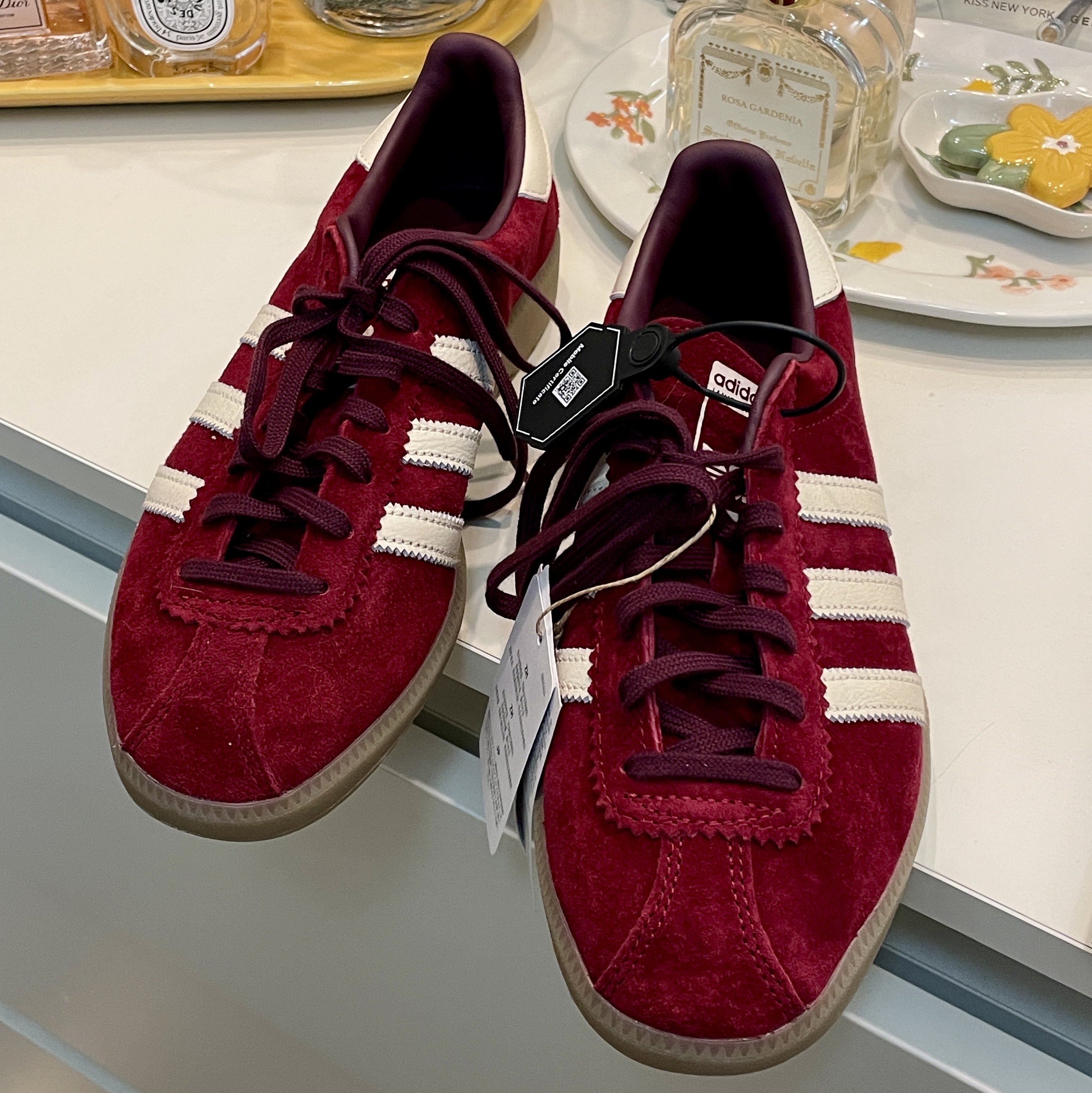 Adidas Bermuda College Burgundy 착용 스타일