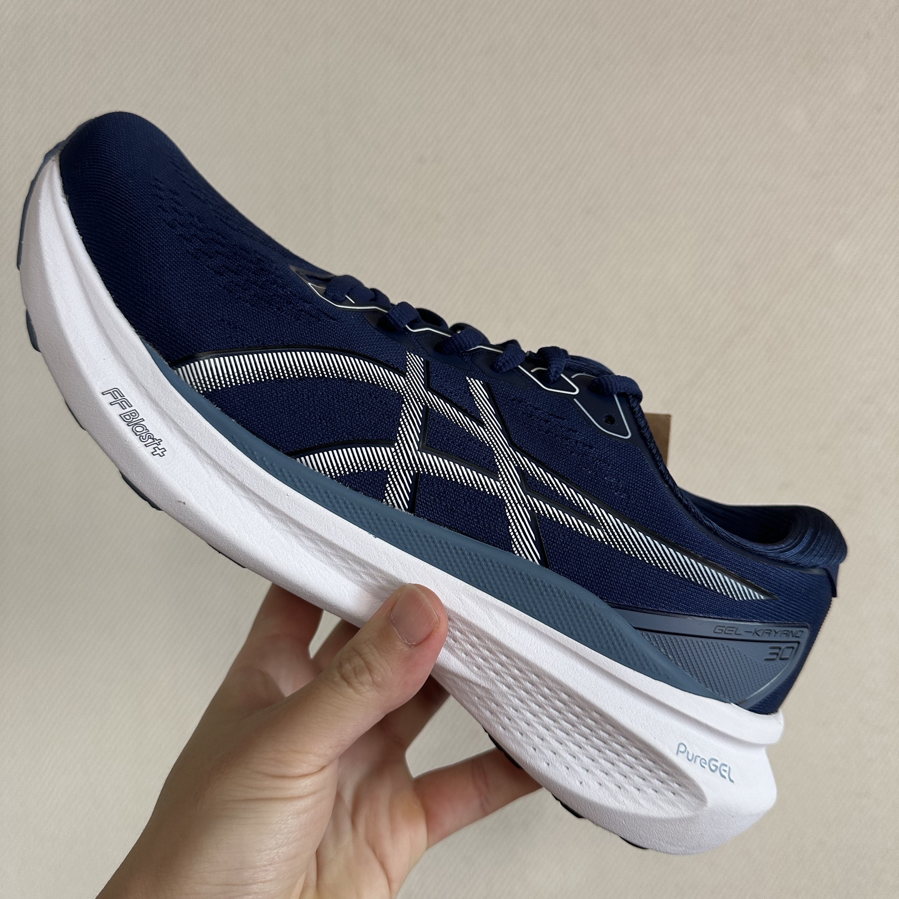 Asics Gel-Kayano 30 Deep Ocean White 착용 스타일