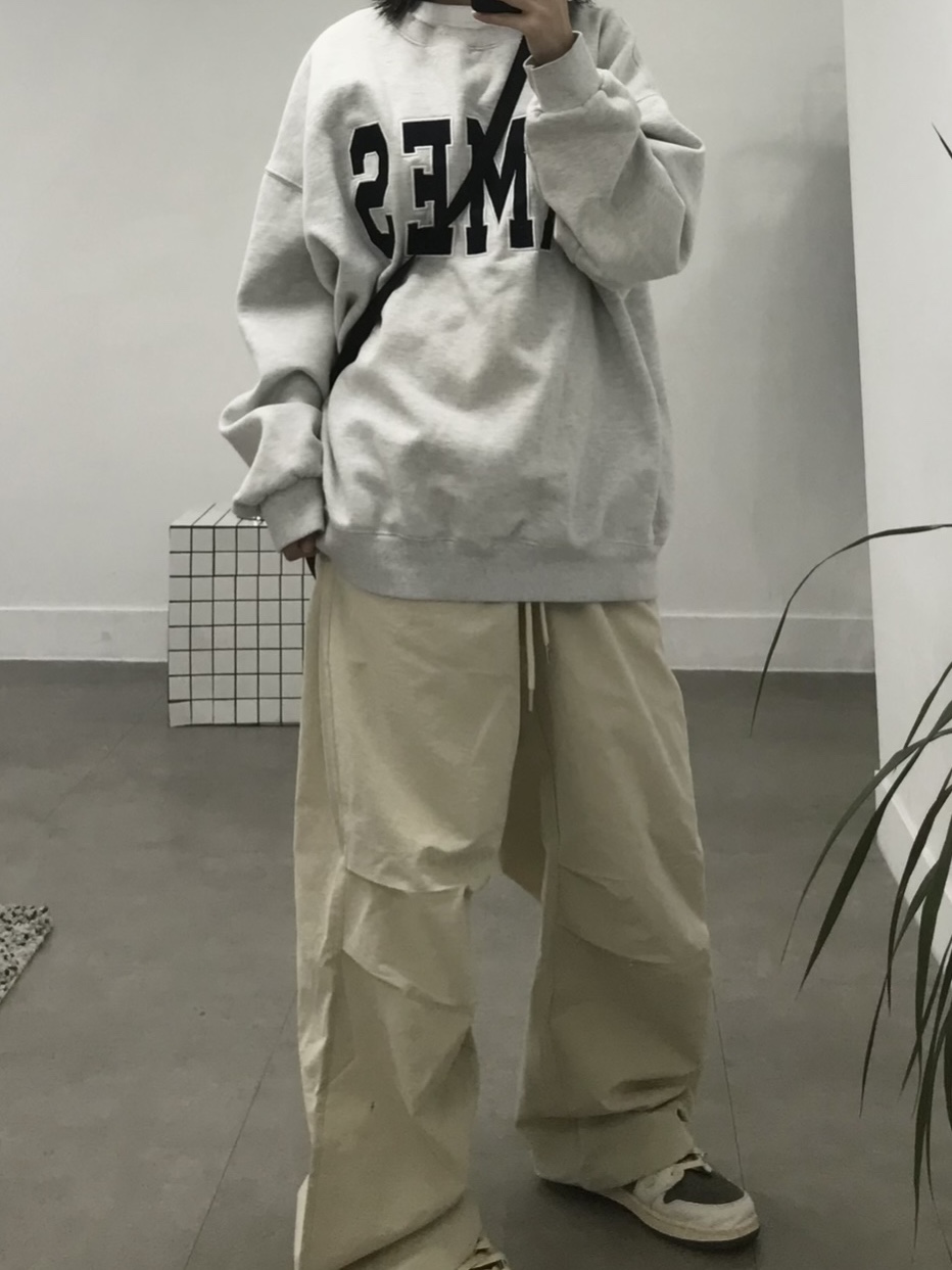 Yeezy Vultures Box T-Shirt White (Vultures Listening Experience Korea Exclusive), Jordan 1 x Travis Scott Retro Low OG SP Sail and Ridgerock 착용 스타일 - 2