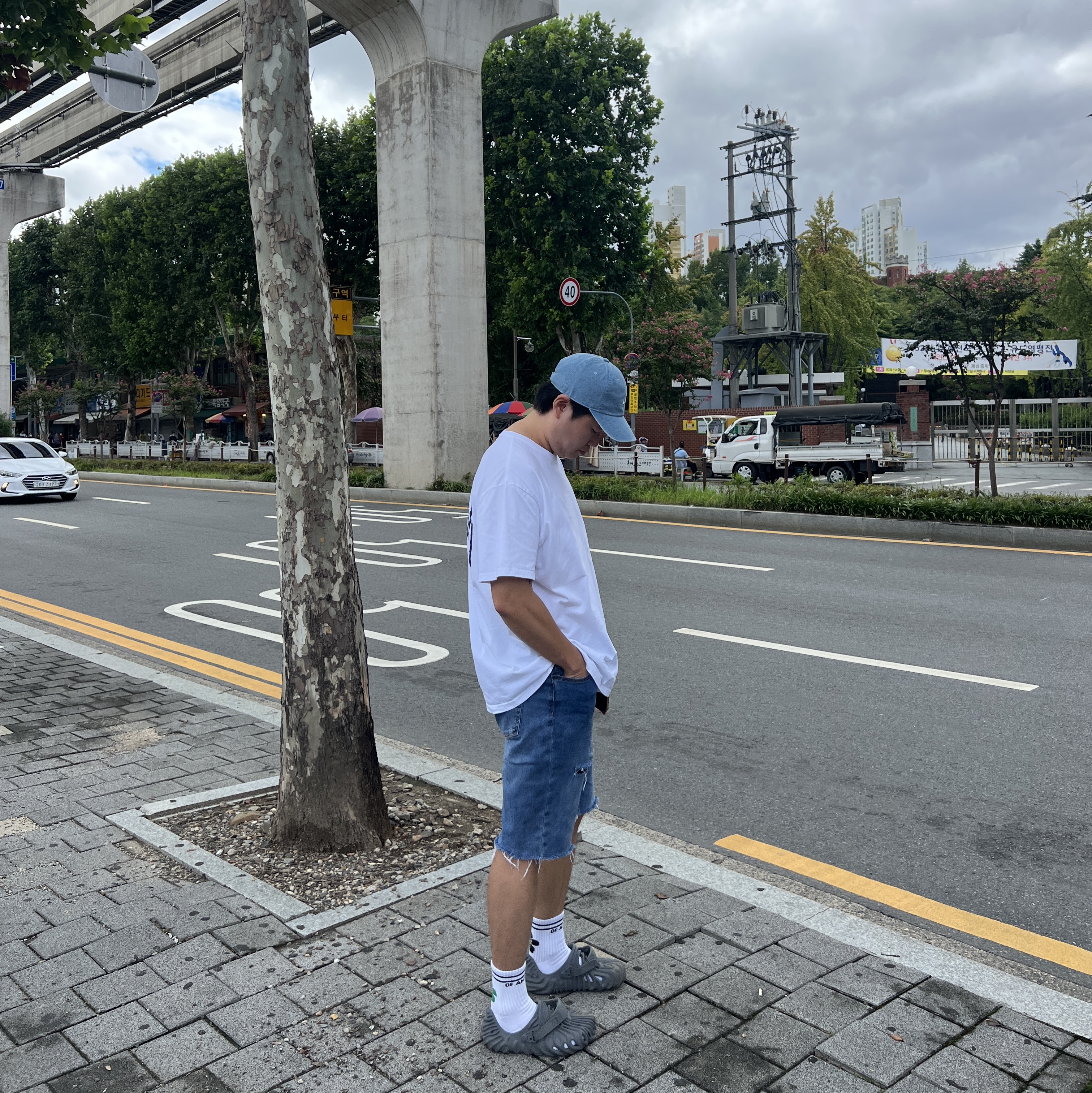 Nike Club Unstructured Denim Cap Aegean Storm Thunder Blue, Crocs x Salehe Bembury Pollex Clog Niagara 착용 스타일