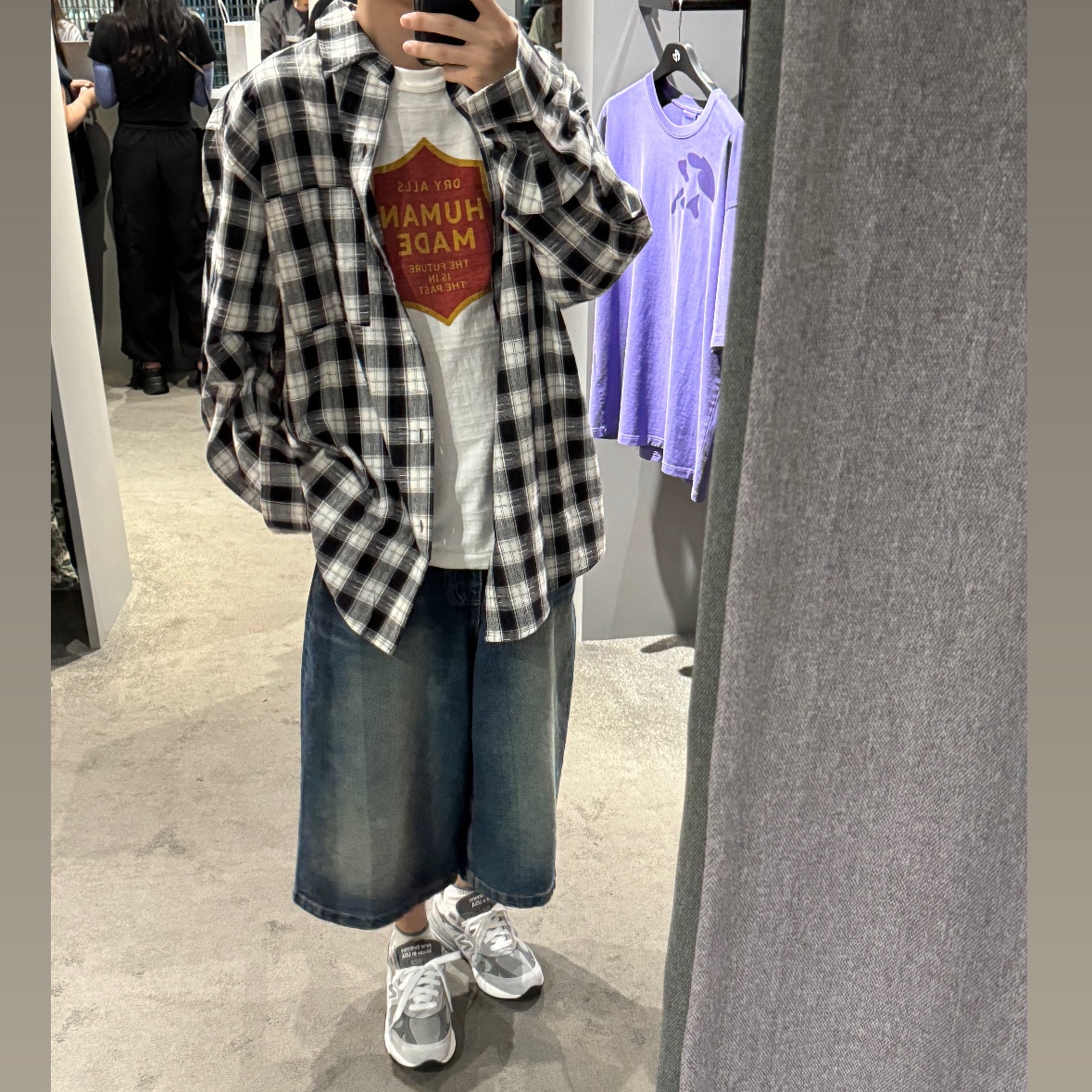 Human Made Graphic T-Shirt White, New Balance 993 Made in USA Grey - D Standard 착용 스타일 - 1