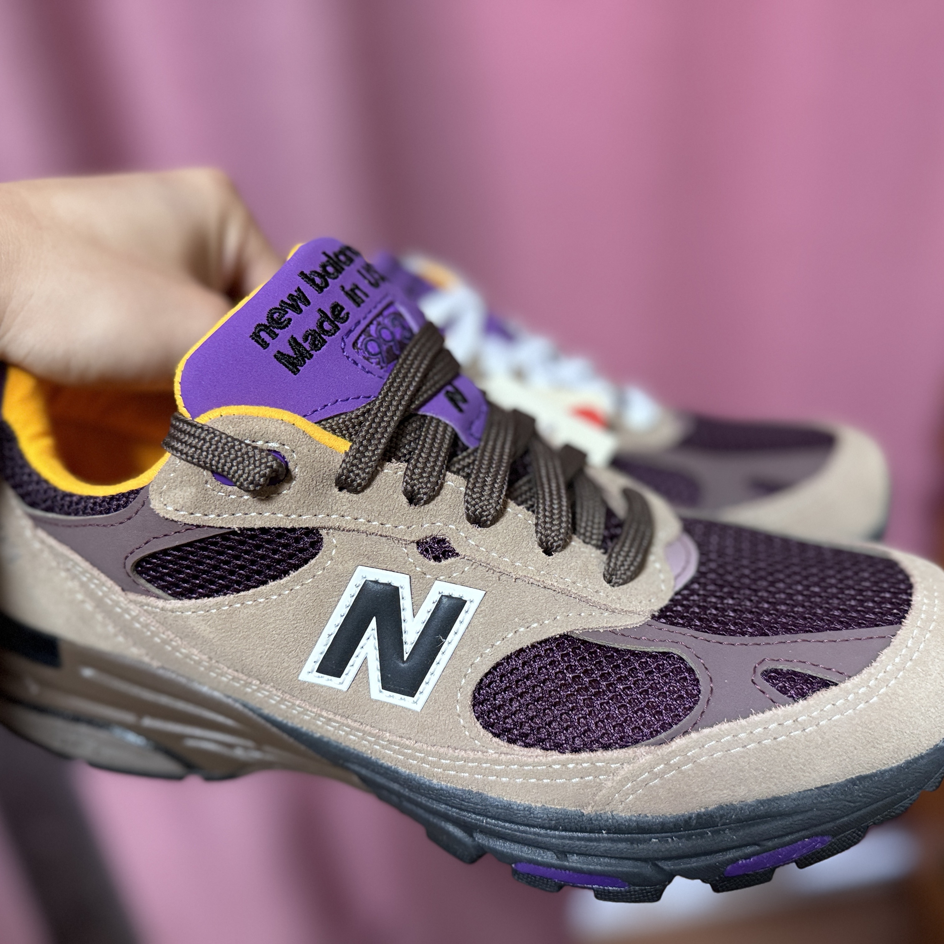 New Balance 993 Made in USA Mushroon Midnight Violet 착용 스타일 - 1