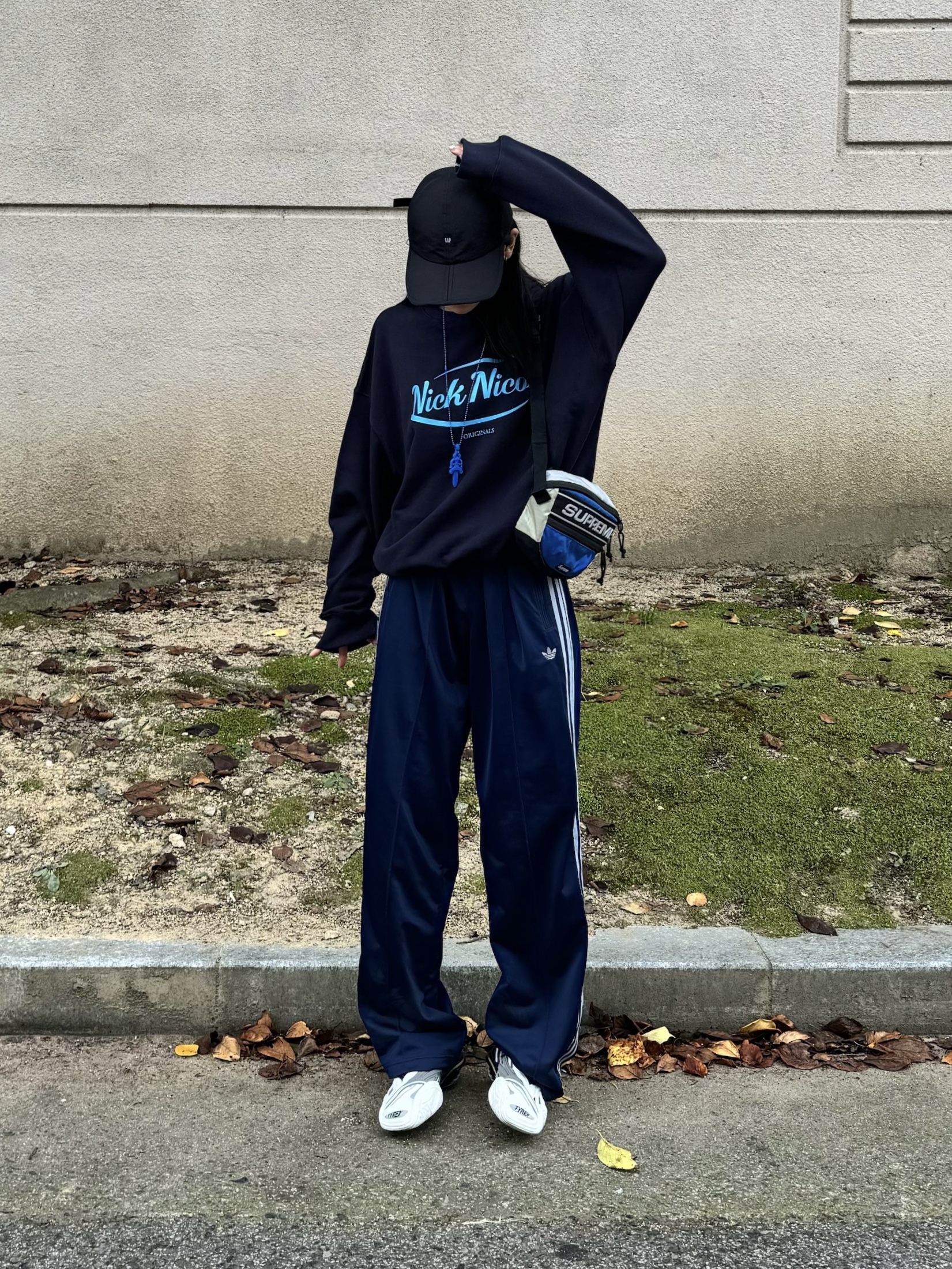 Chrome Hearts Silichrome Dagger Pendant Blue 2023, Supreme Waist Bag Blue - 23FW 착용 스타일