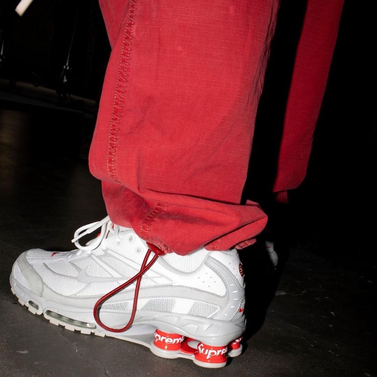 Nike x Supreme Shox Ride 2 SP White, Nike x Supreme Shox Ride 2 SP Red 착용 스타일 - 1