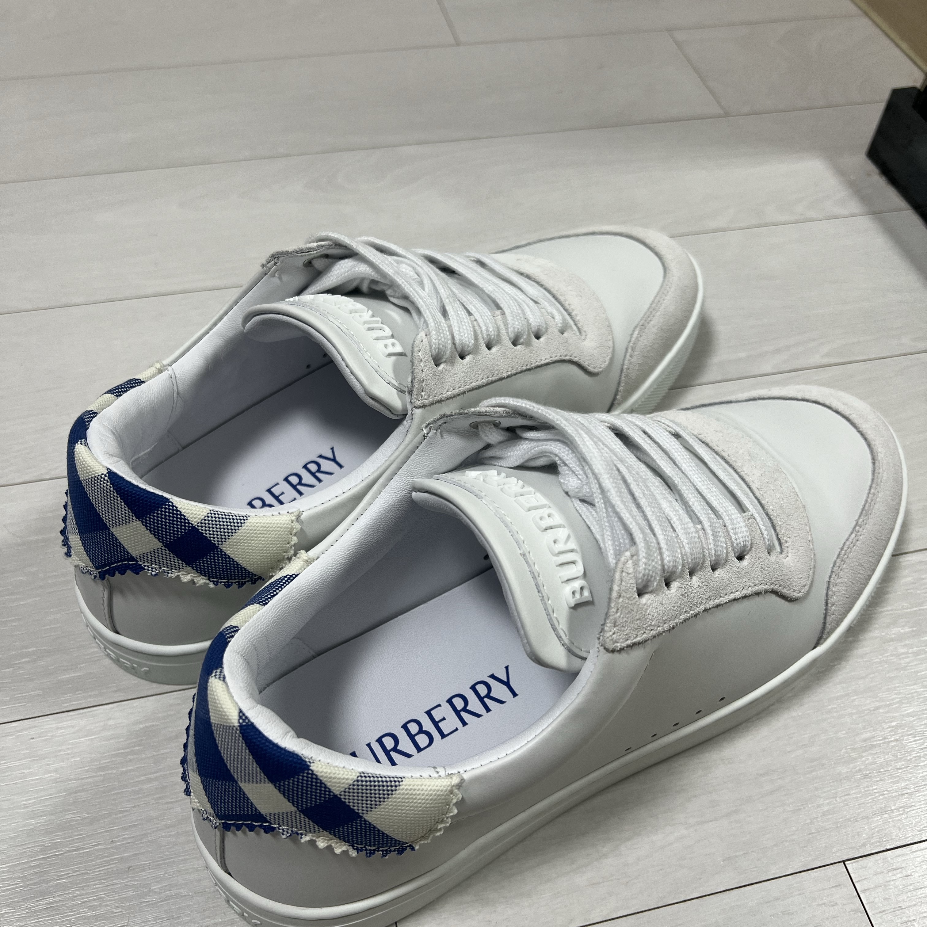 Burberry Leather and Check Cotton Sneakers Optical 착용 스타일