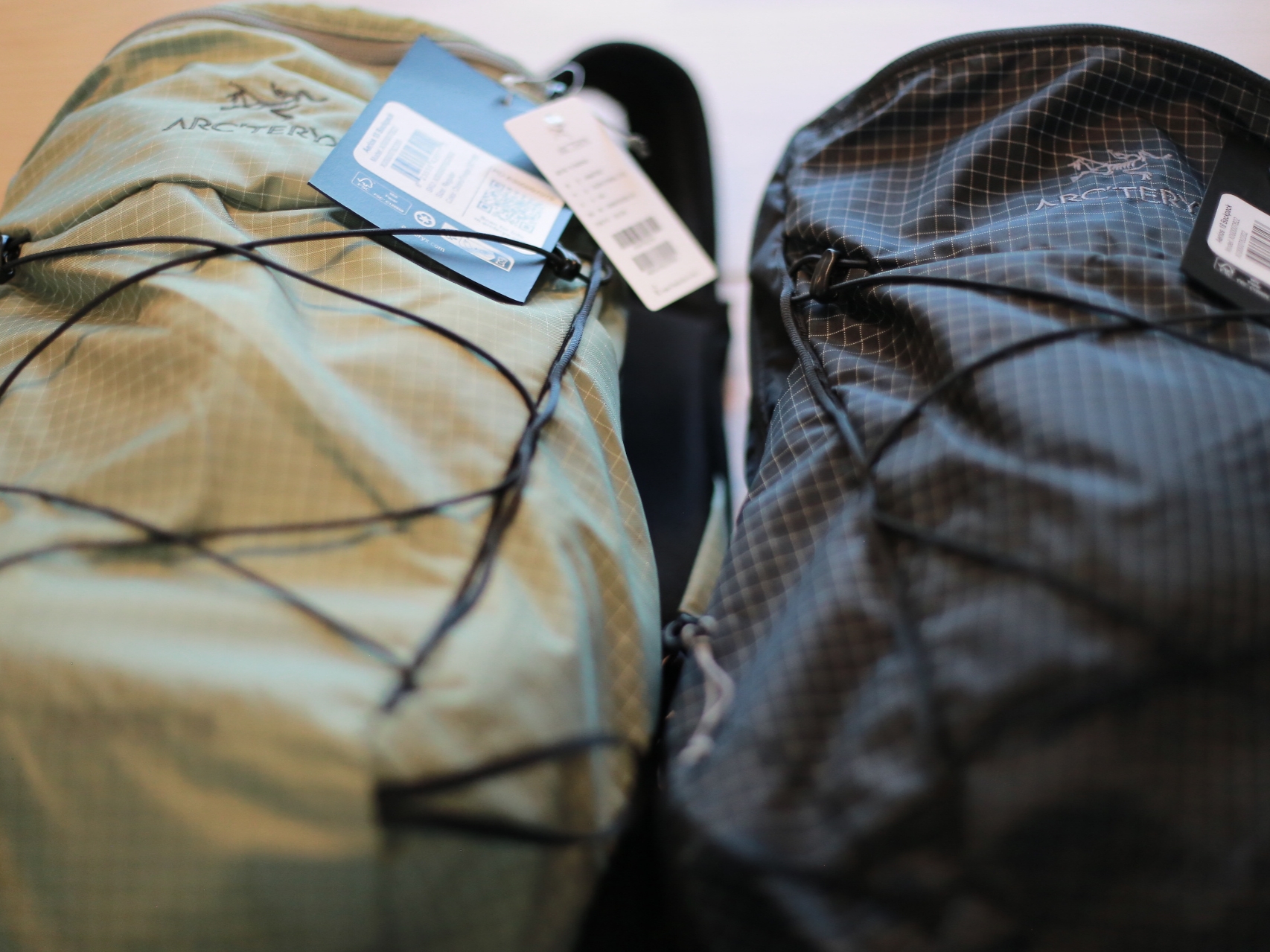 Arc'teryx Aerios 18 Backpack Chloris Forage, Arc'teryx Aerios 18 Backpack Black 착용 스타일 - 3
