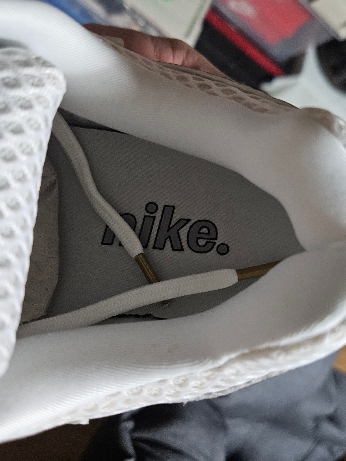 Nike Zoom Vomero 5 Platinum Tint Metallic Pewter 착용 스타일 - 1