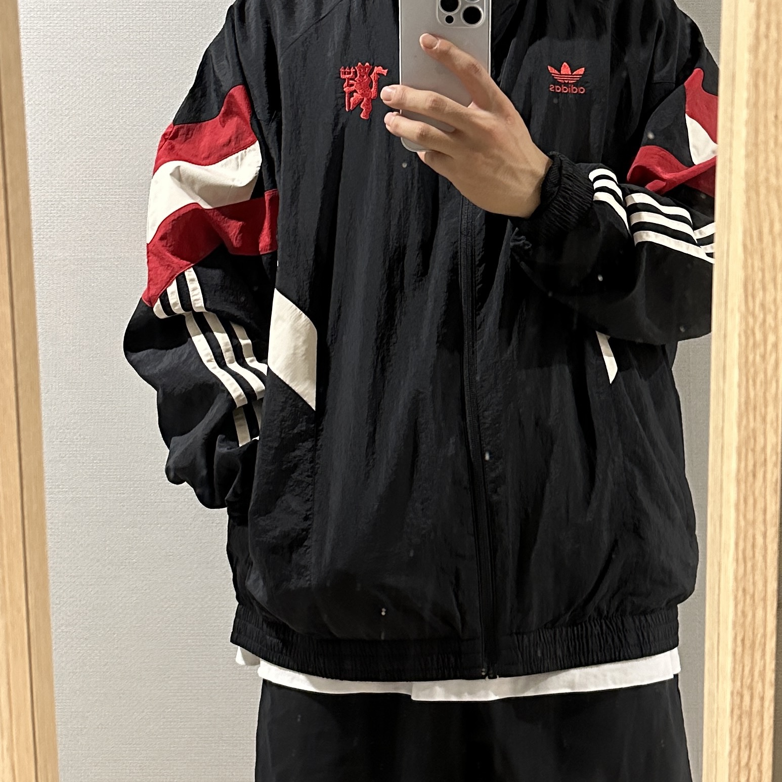 Adidas Manchester United Originals Track Top Black Red - KR Sizing 착용 스타일