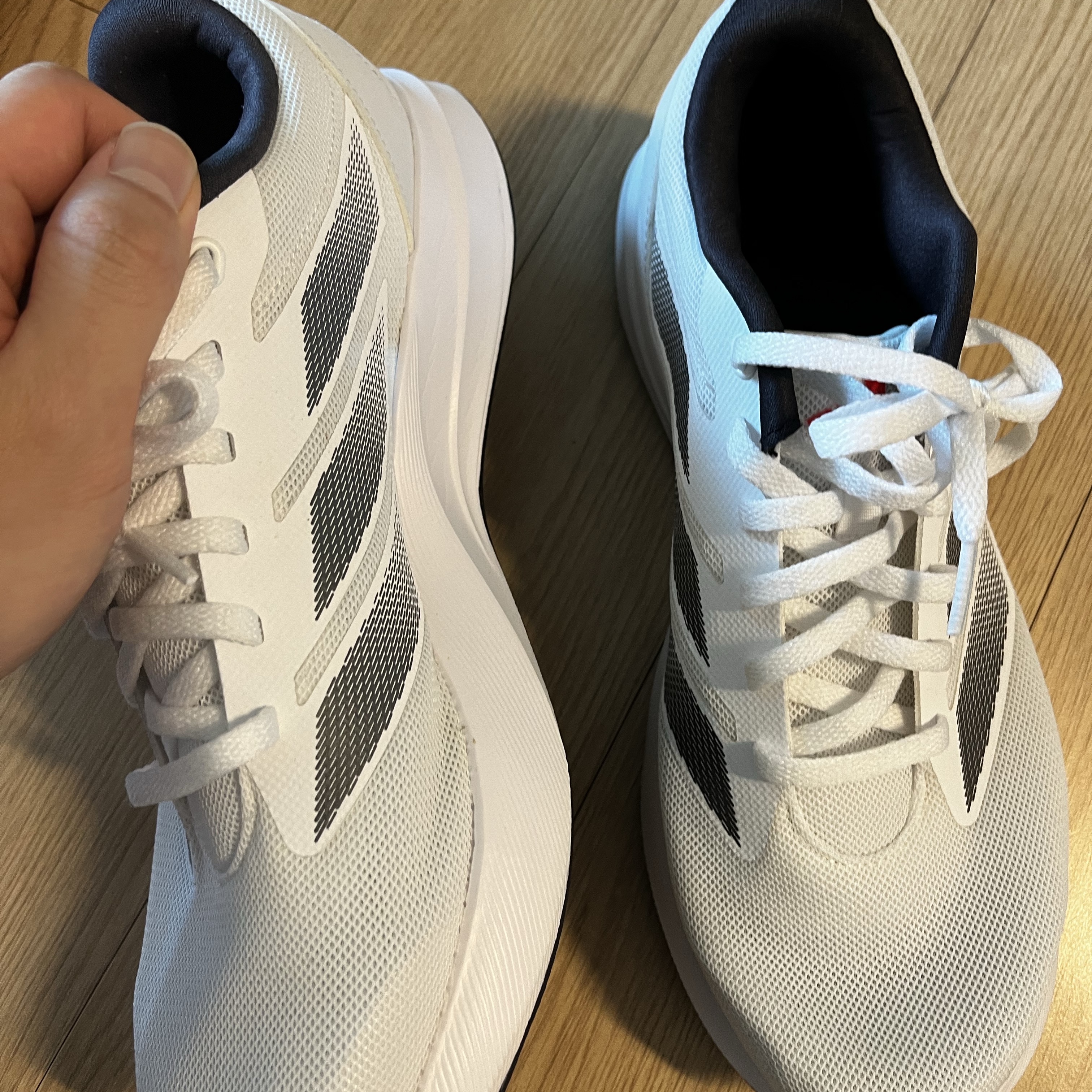 Adidas Duramo RC Cloud White Aurora Metalic 착용 스타일