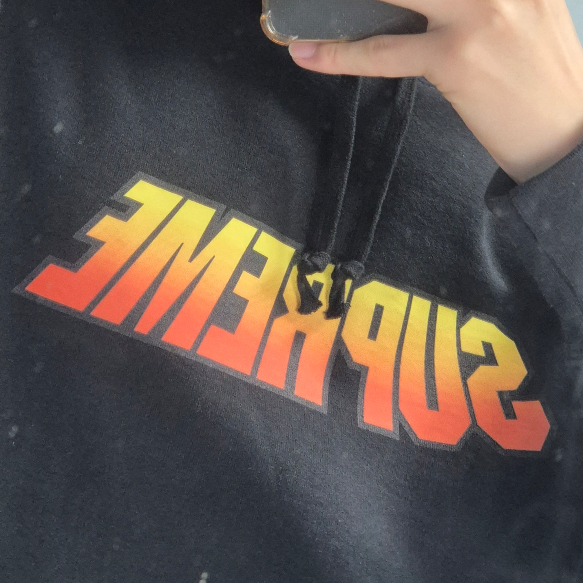 Supreme Gradient Hooded Sweatshirt Black - 24SS 착용 스타일 - 3