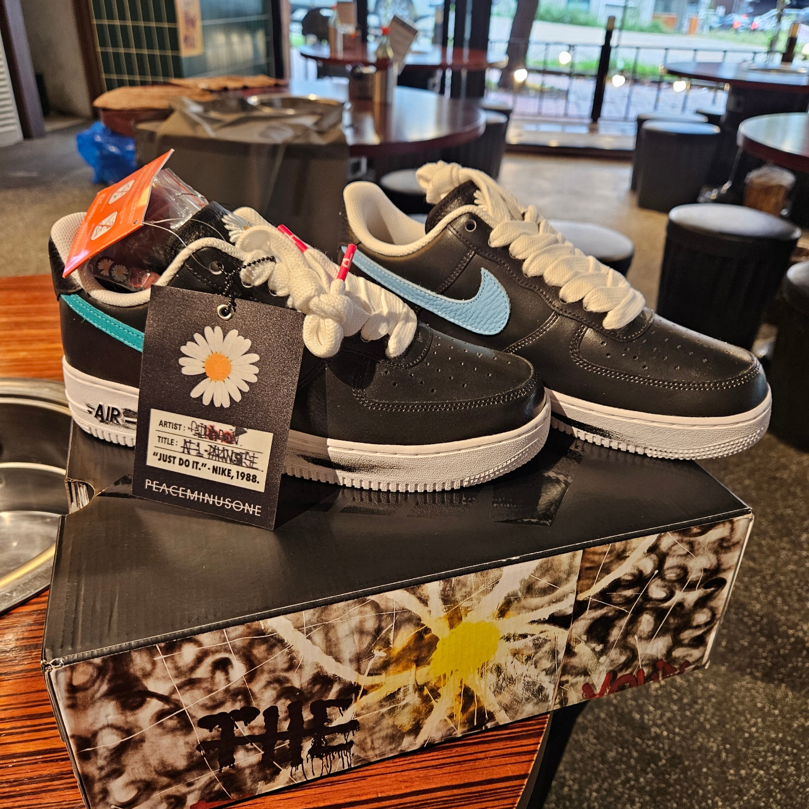 Nike x Peaceminusone Air Force 1 Low Para-Noise 3.0 Black and Multicolor 착용 스타일