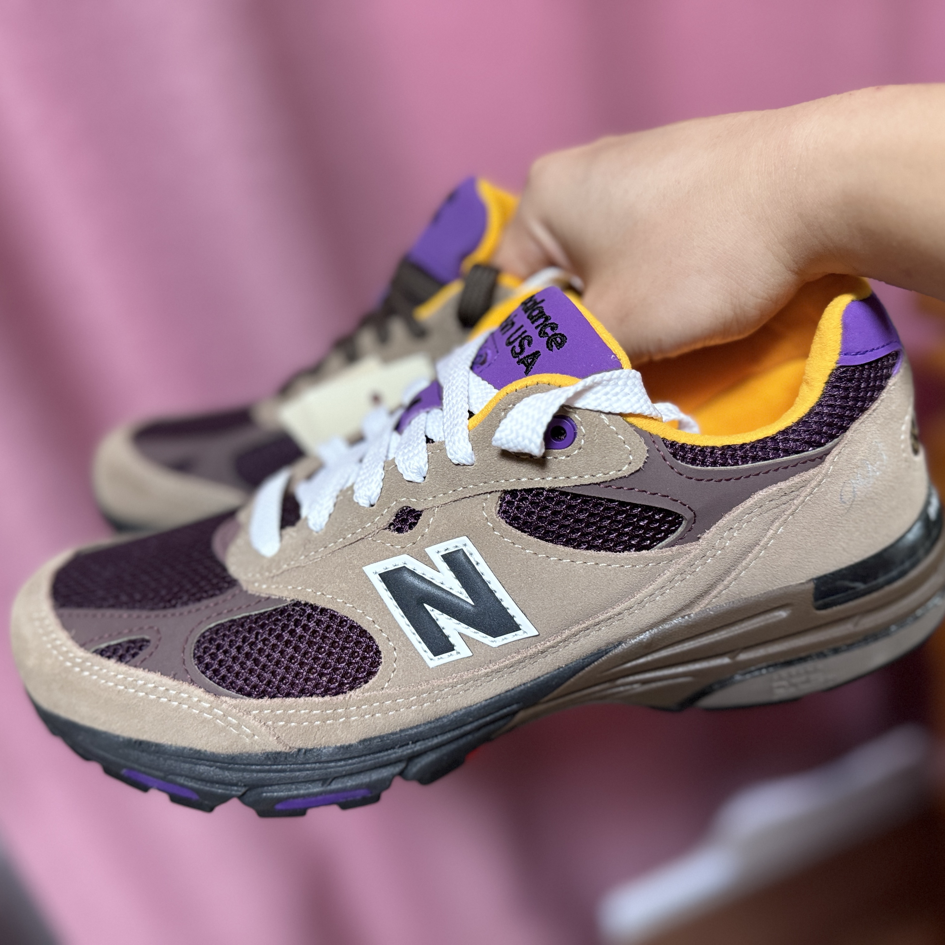 New Balance 993 Made in USA Mushroon Midnight Violet 착용 스타일 - 2