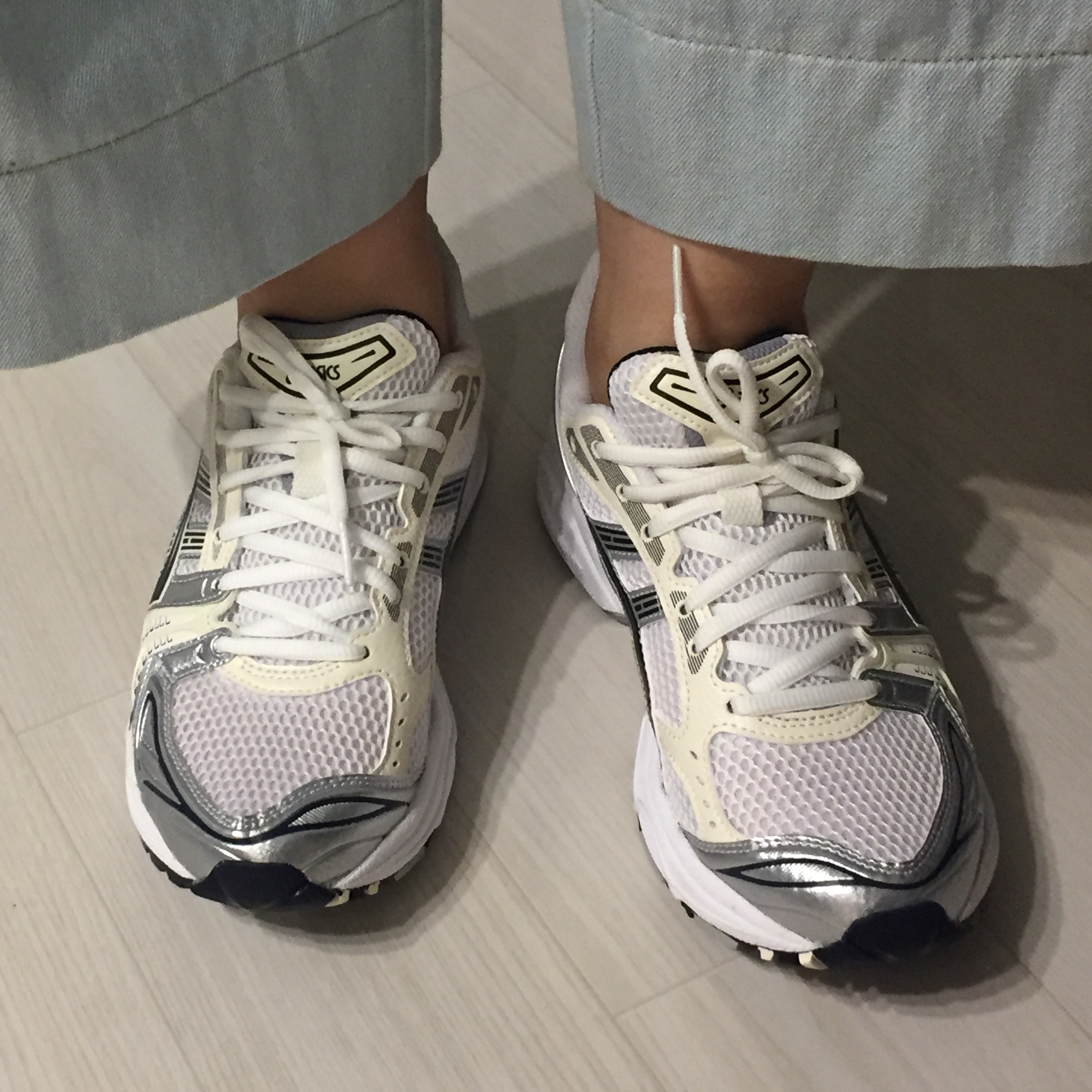 (W) Asics Gel-Kayano 14 White Midnight 착용 스타일 - 3