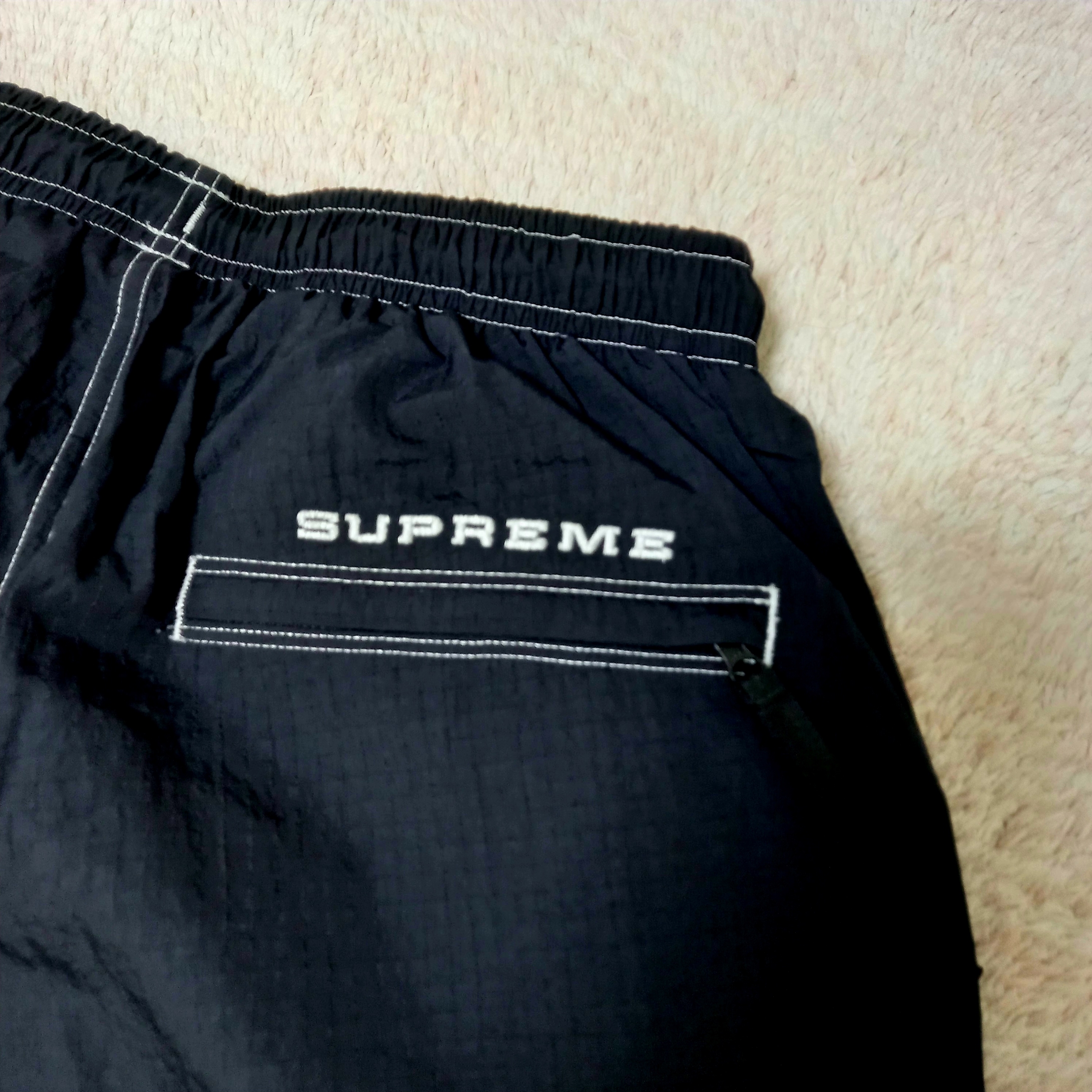 Supreme x Nike Ripstop Pullover Black - 24SS, Supreme x Nike Ripstop Track Pants Black - 24SS 착용 스타일 - 3
