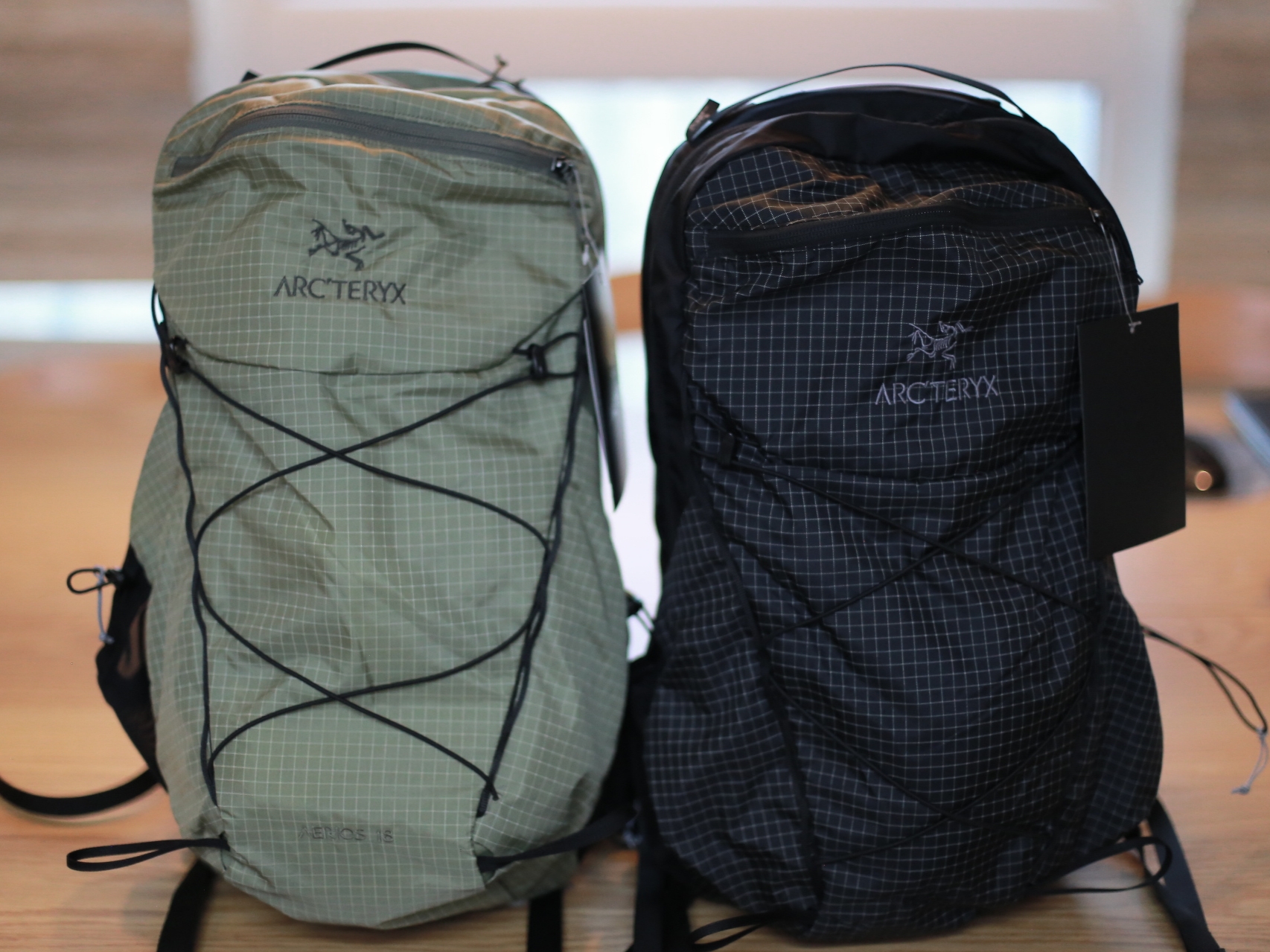 Arc'teryx Aerios 18 Backpack Black, Arc'teryx Aerios 18 Backpack Chloris Forage 착용 스타일 - 2