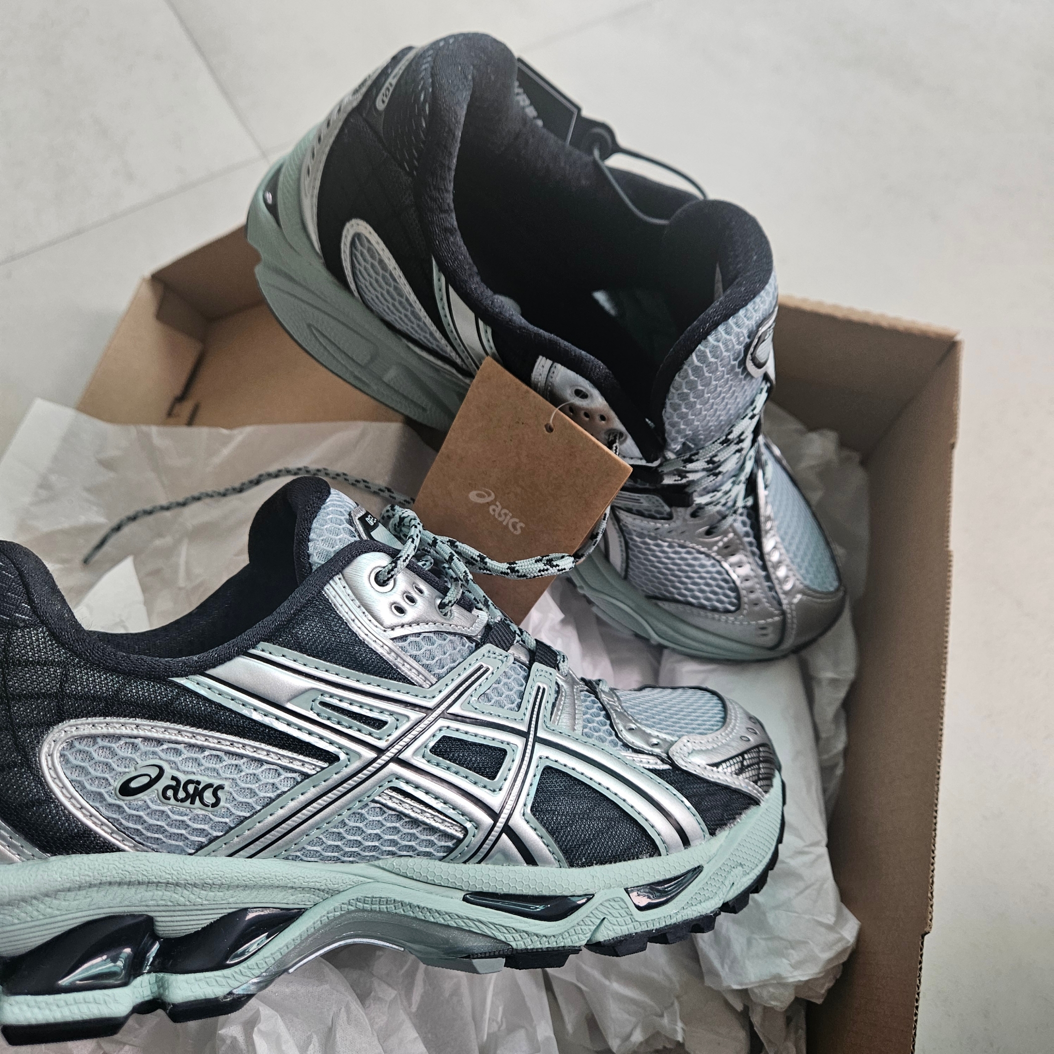 Asics Gel-Nimbus 10.1 Ocean Haze Pure Silver 착용 스타일