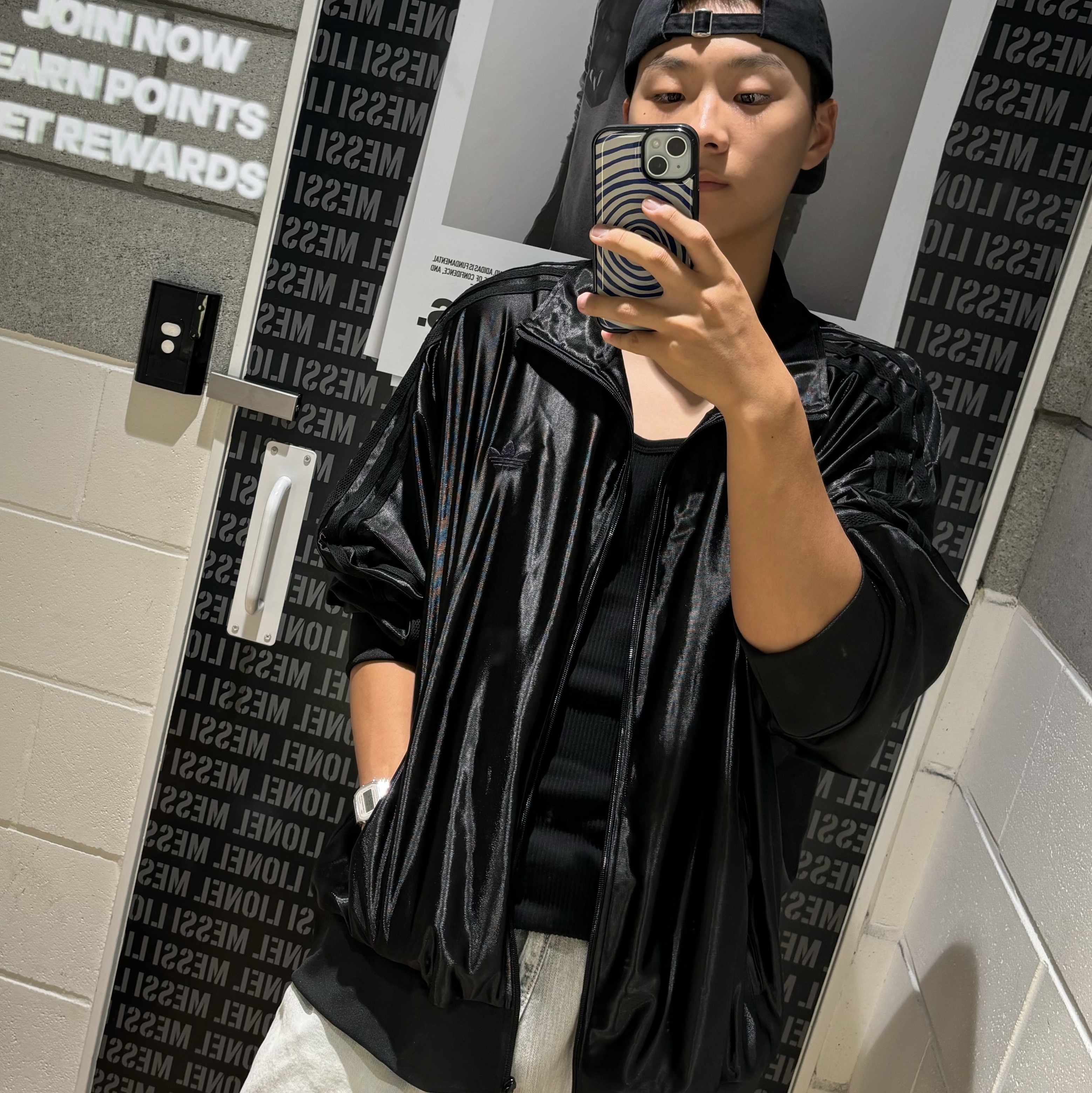 Adidas Q3 Oversized Track Top Black - KR Sizing 착용 스타일