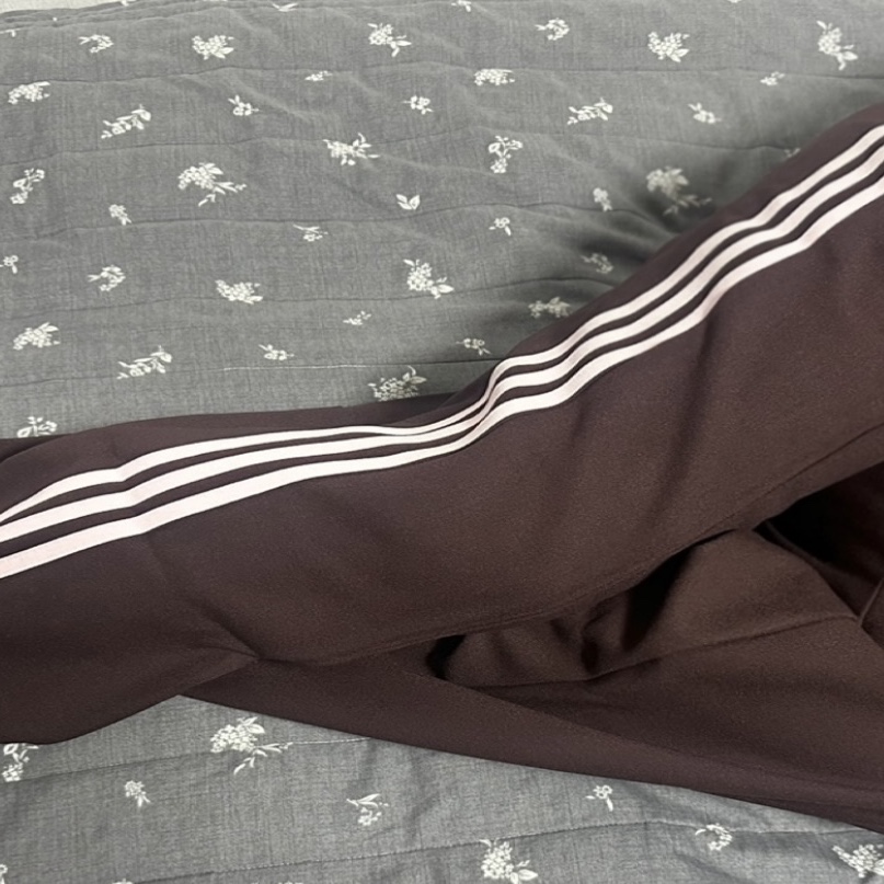 (W) Adidas Premium Originals Track Pants Shadow Brown Clear Pink - KR Sizing 착용 스타일