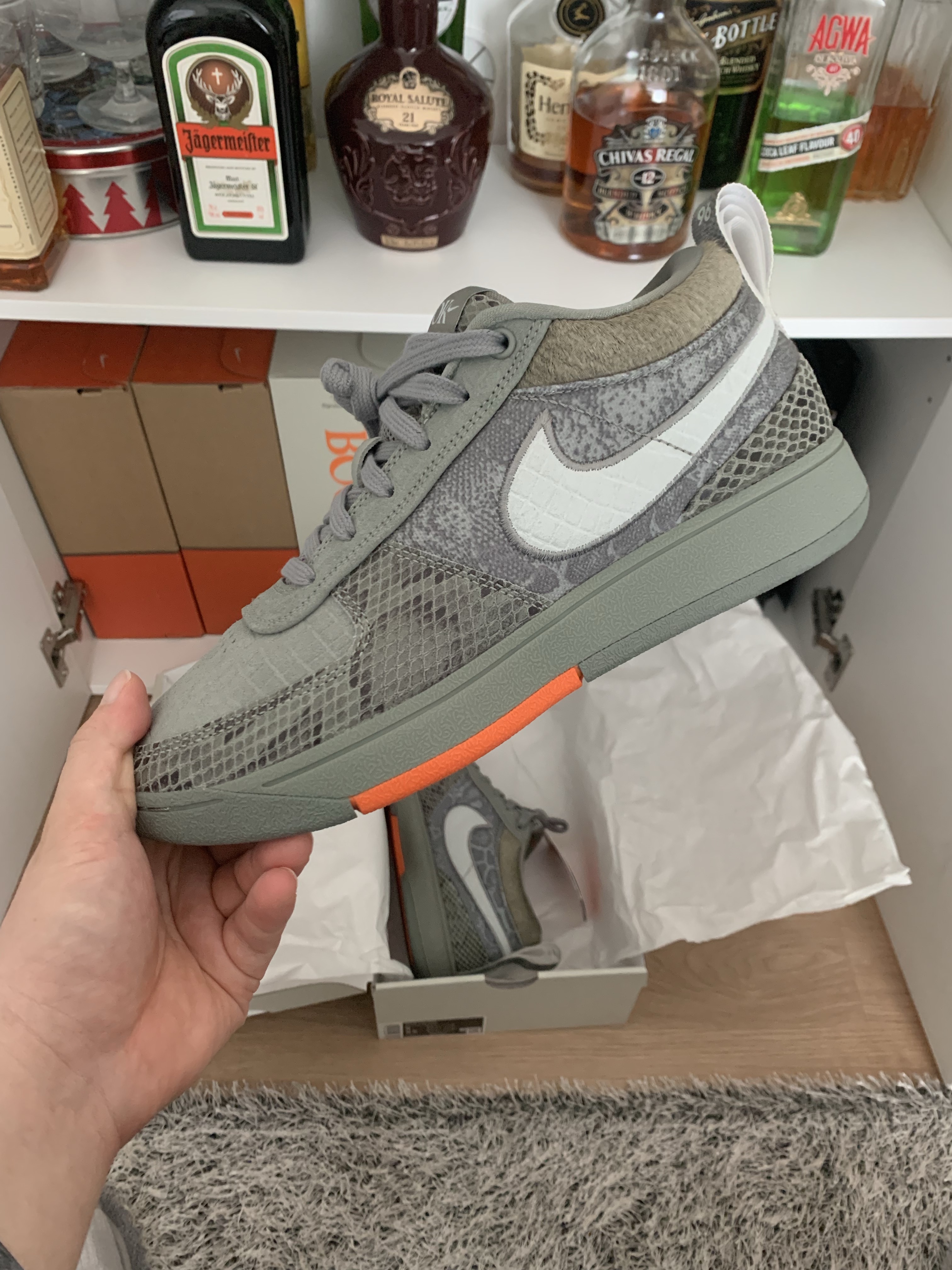 Nike Book 1 EP PRM Dark Stucco Clay Orange 착용 스타일
