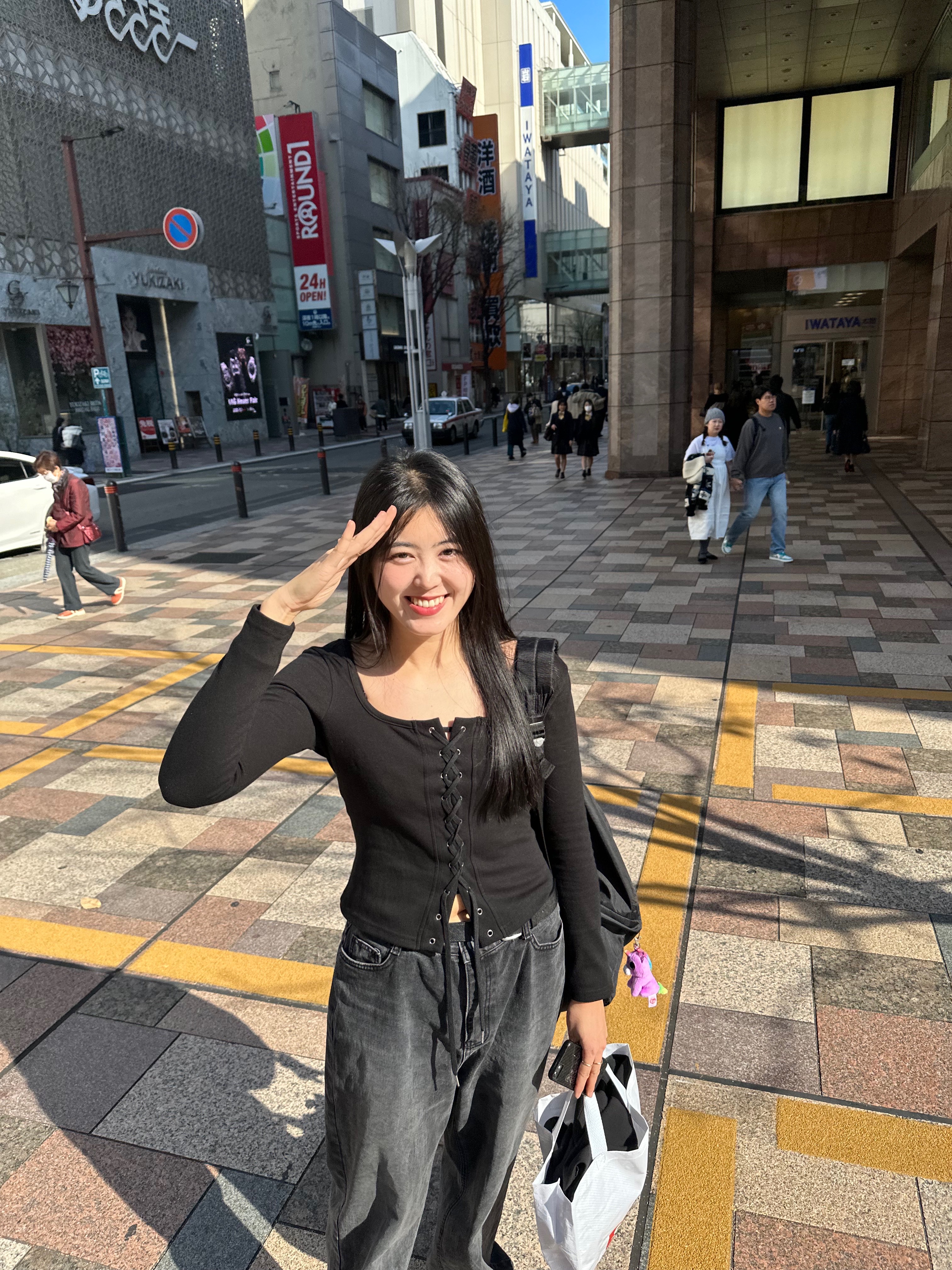 CDG Backpack Black 착용 스타일 - 3