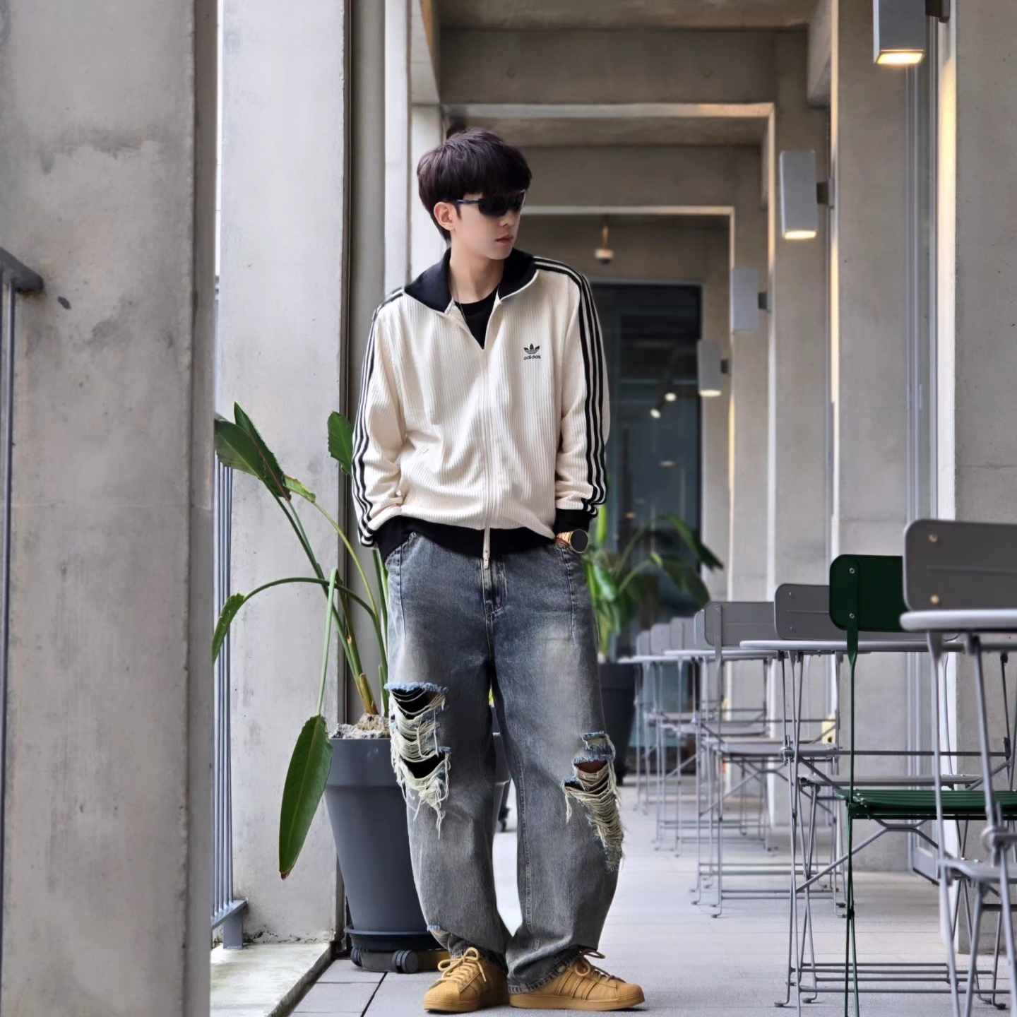 Adidas Waffle Beckenbauer Track Top Wonder White - KR Sizing, Samsung Galaxy Watch6 44mm LTE Silver (Korean Ver.) 착용 스타일 - 2
