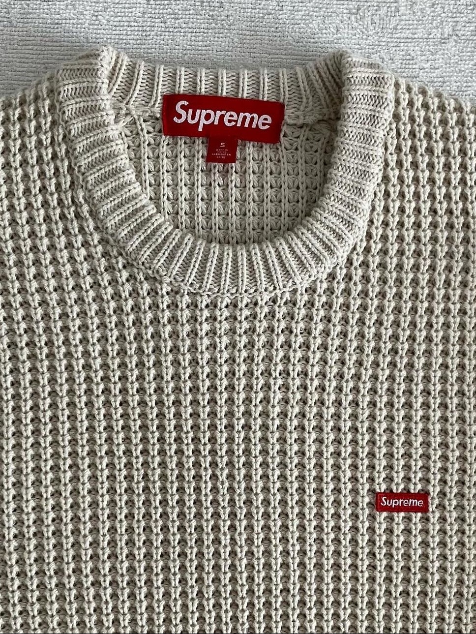 Supreme Waffle Small Box Sweater  White - 24FW 착용 스타일 - 9