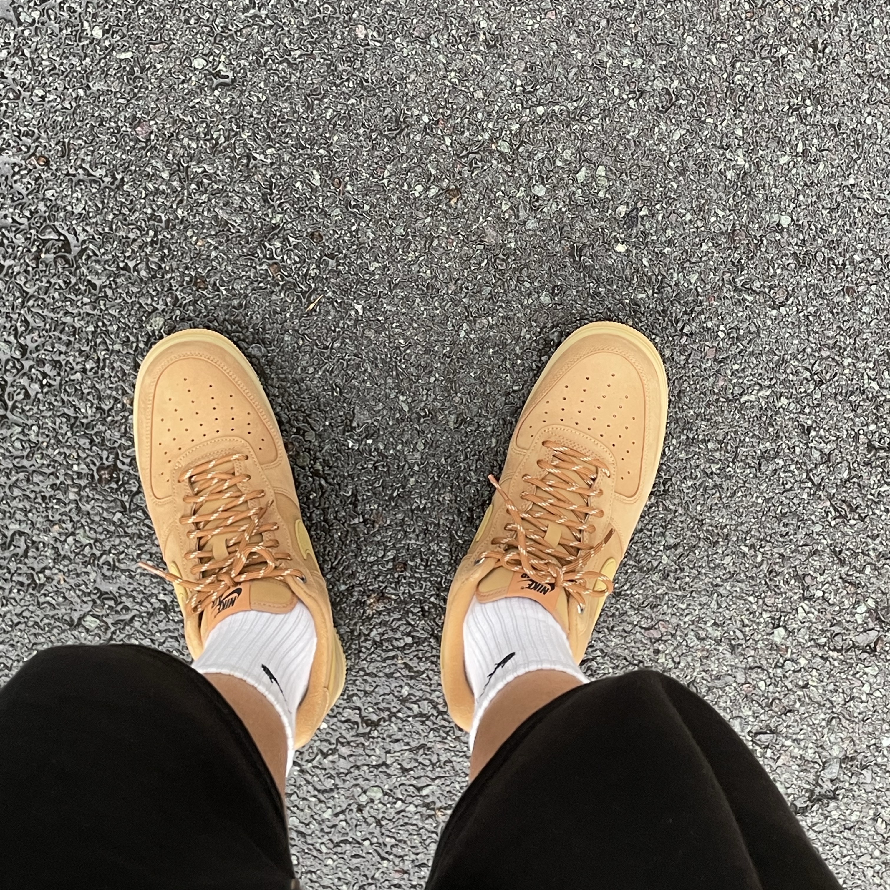 Nike Air Force 1 '07 WB Flax 착용 스타일