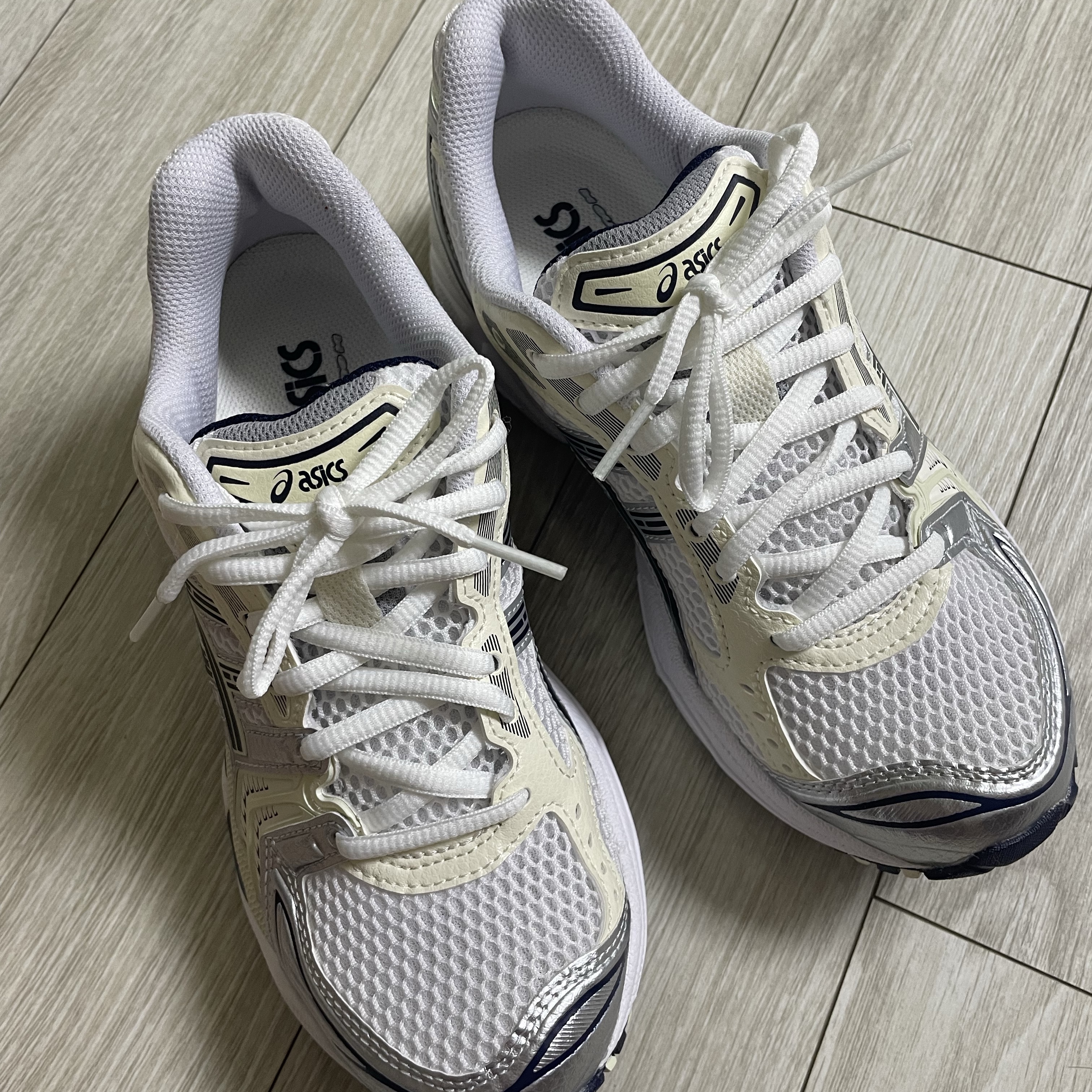 (W) Asics Gel-Kayano 14 White Midnight 착용 스타일 - 2