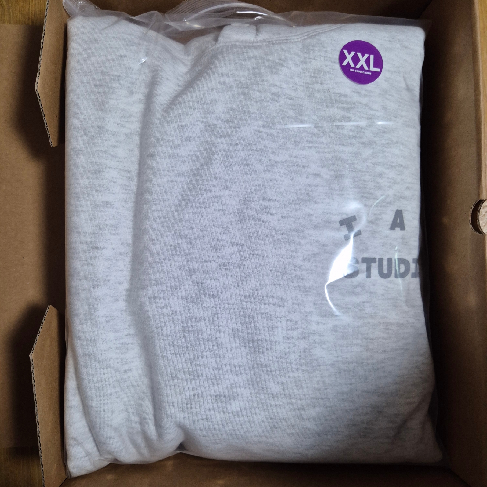 IAB Studio Hoodie Light Gray, Kia Tigers x IAB Studio Brand Day Hoodie Black 착용 스타일