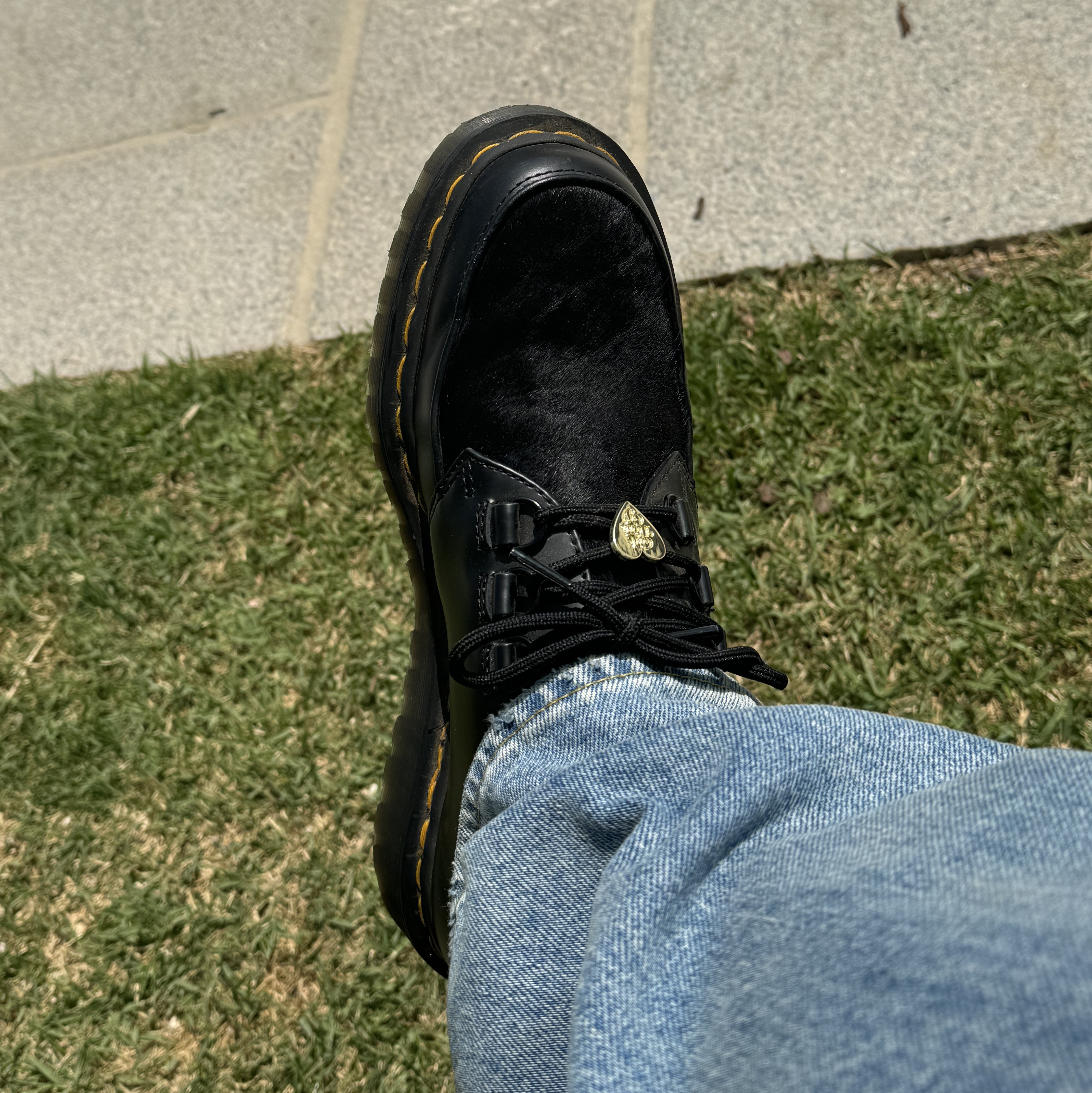 Dr. Martens x Verdy Girls Don't Cry Ramsey Creeper Black 착용 스타일