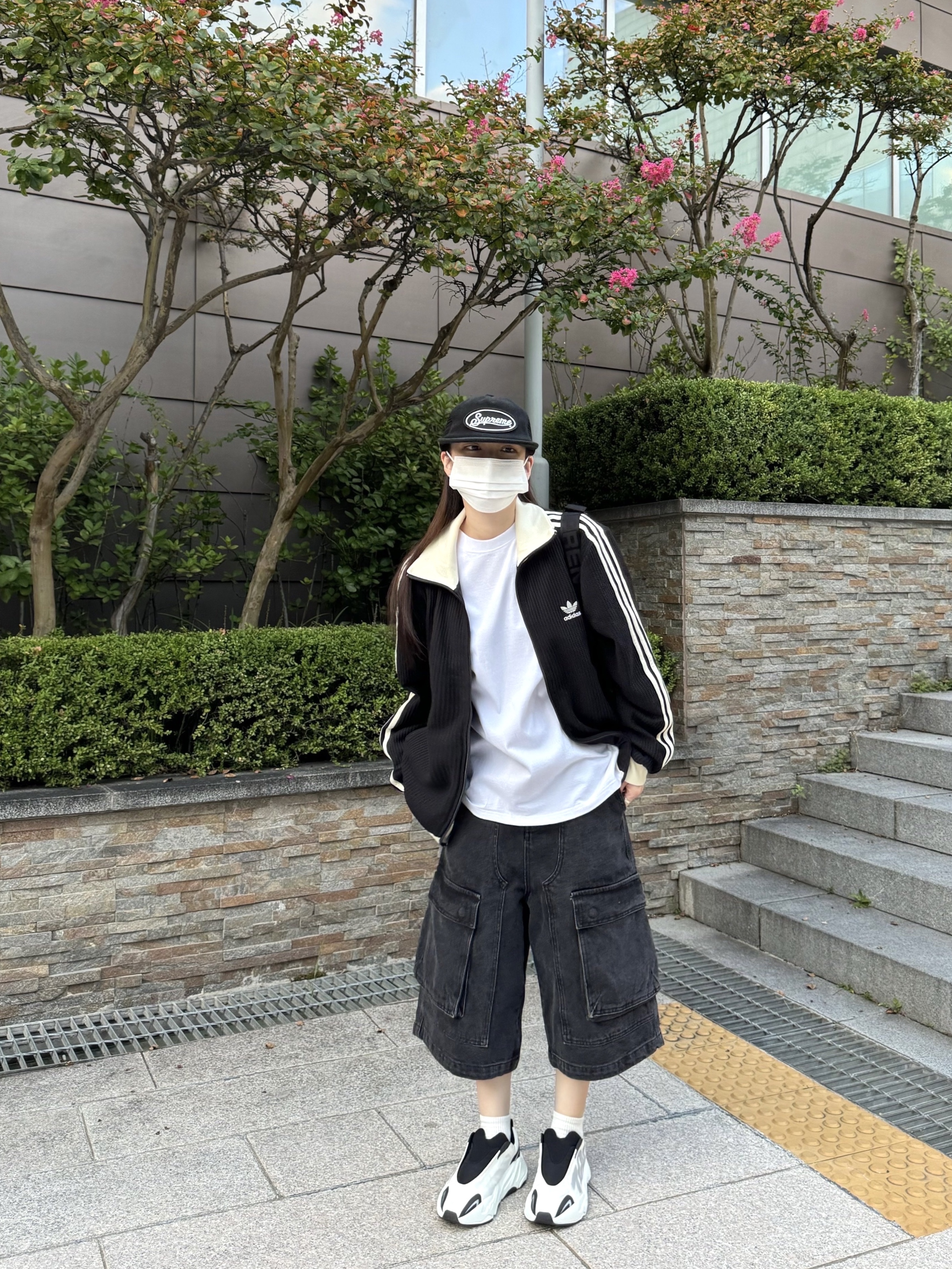 Adidas Waffle Beckenbauer Track Top Black - KR Sizing, Supreme Terry Mesh Back 5-Panel Black - 24SS 착용 스타일 - 4