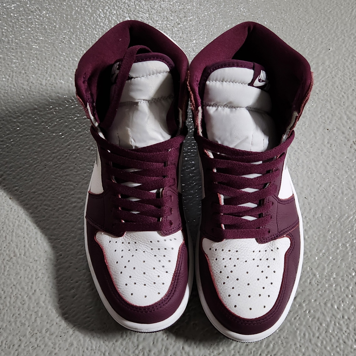 Jordan 1 Retro High OG Bordeaux 착용 스타일 - 1