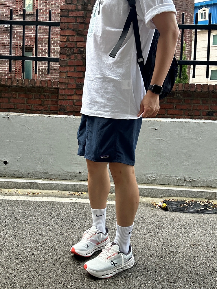 On Running Cloudsurfer Next White Flame 착용 스타일 - 2