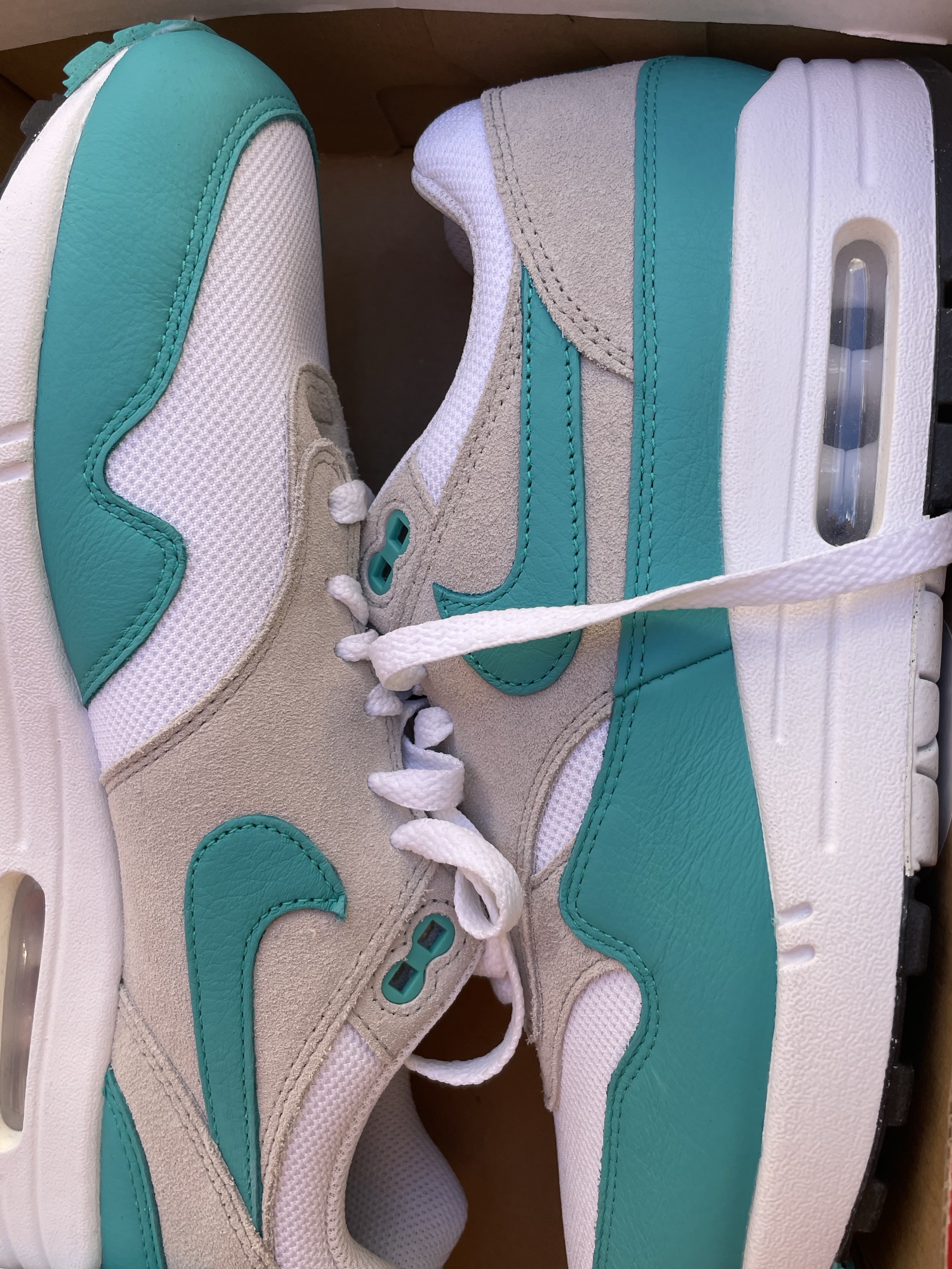 Nike Air Max 1 Clear Jade 착용 스타일