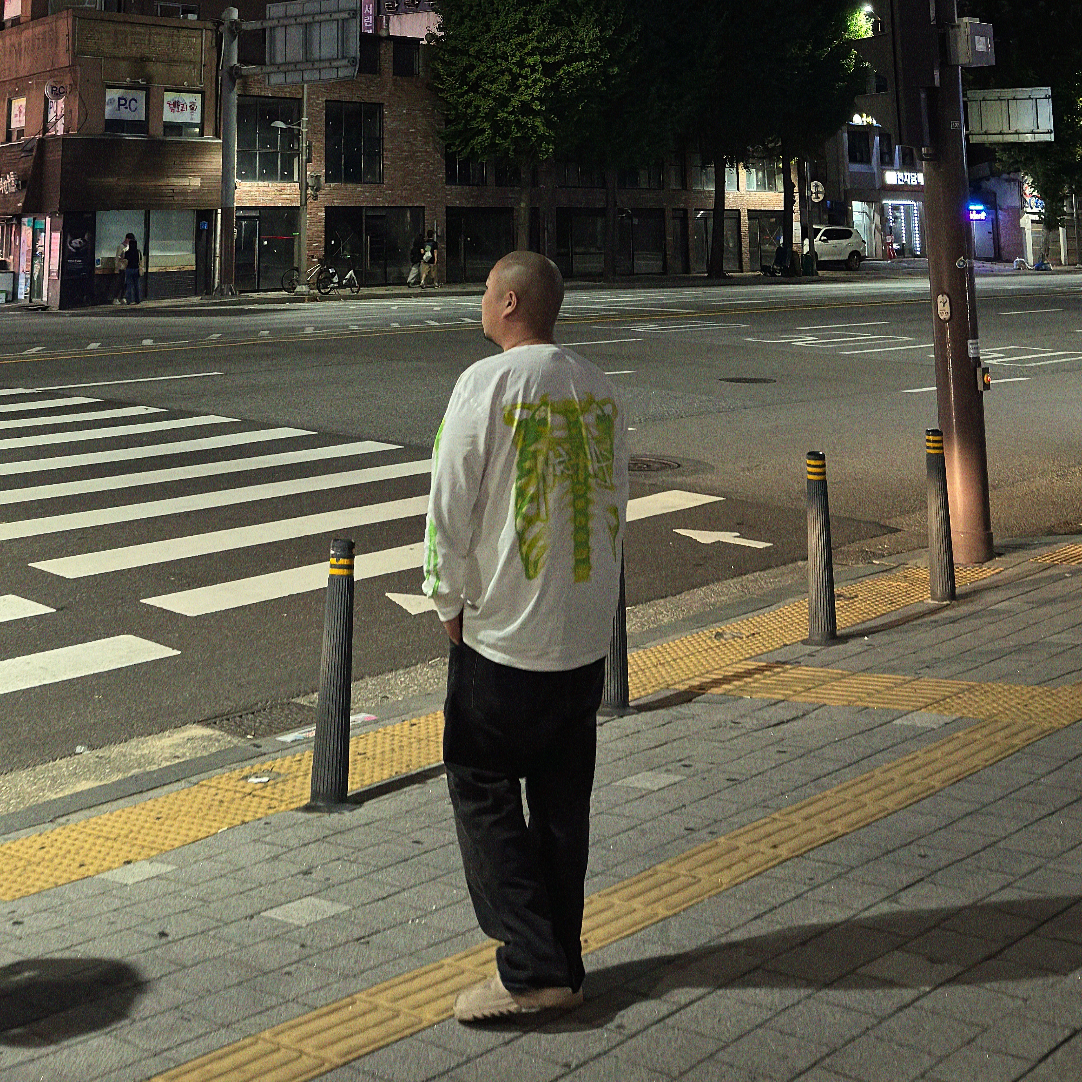 Stussy Rib Cage LS T-Shirt White 착용 스타일