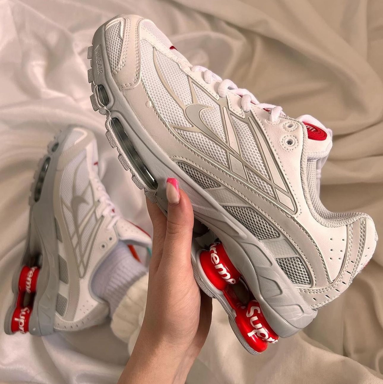 Nike x Supreme Shox Ride 2 SP White, Nike x Supreme Shox Ride 2 SP Red 착용 스타일 - 9