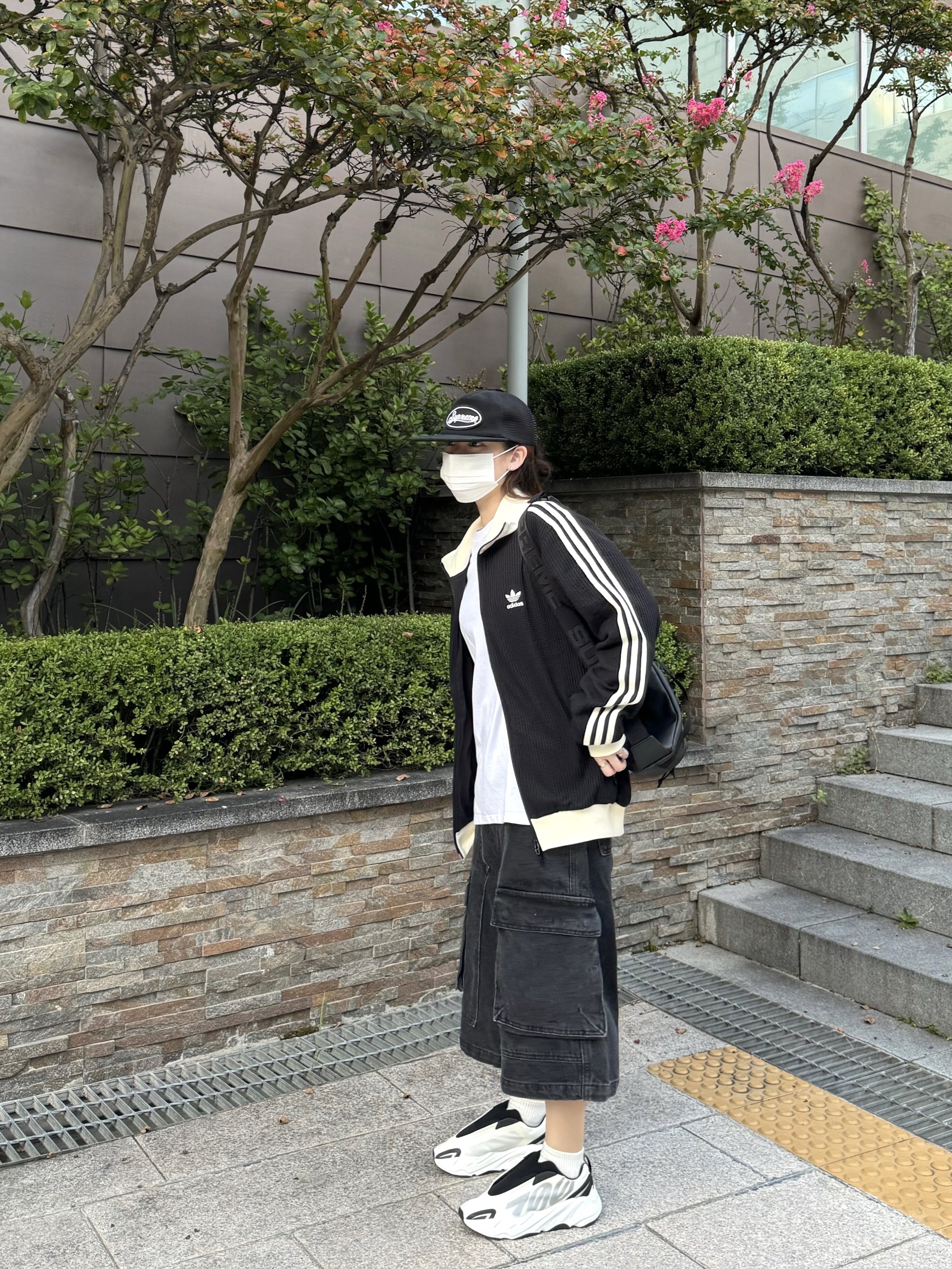 Adidas Waffle Beckenbauer Track Top Black - KR Sizing, Supreme Terry Mesh Back 5-Panel Black - 24SS 착용 스타일 - 2