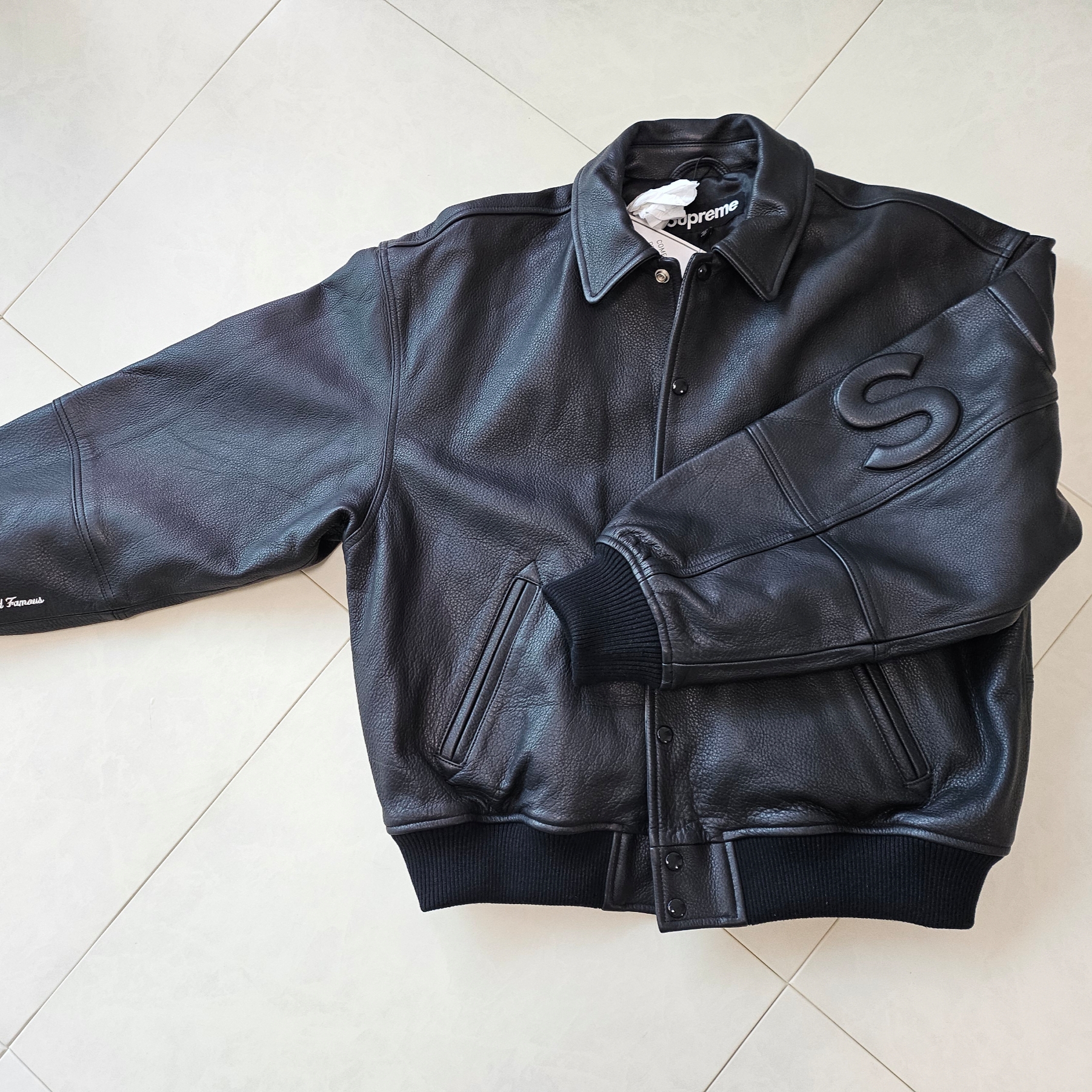 Supreme Gore-Tex Infinium Windstopper Leather Varsity Jacket Black - 23FW 착용 스타일 - 1