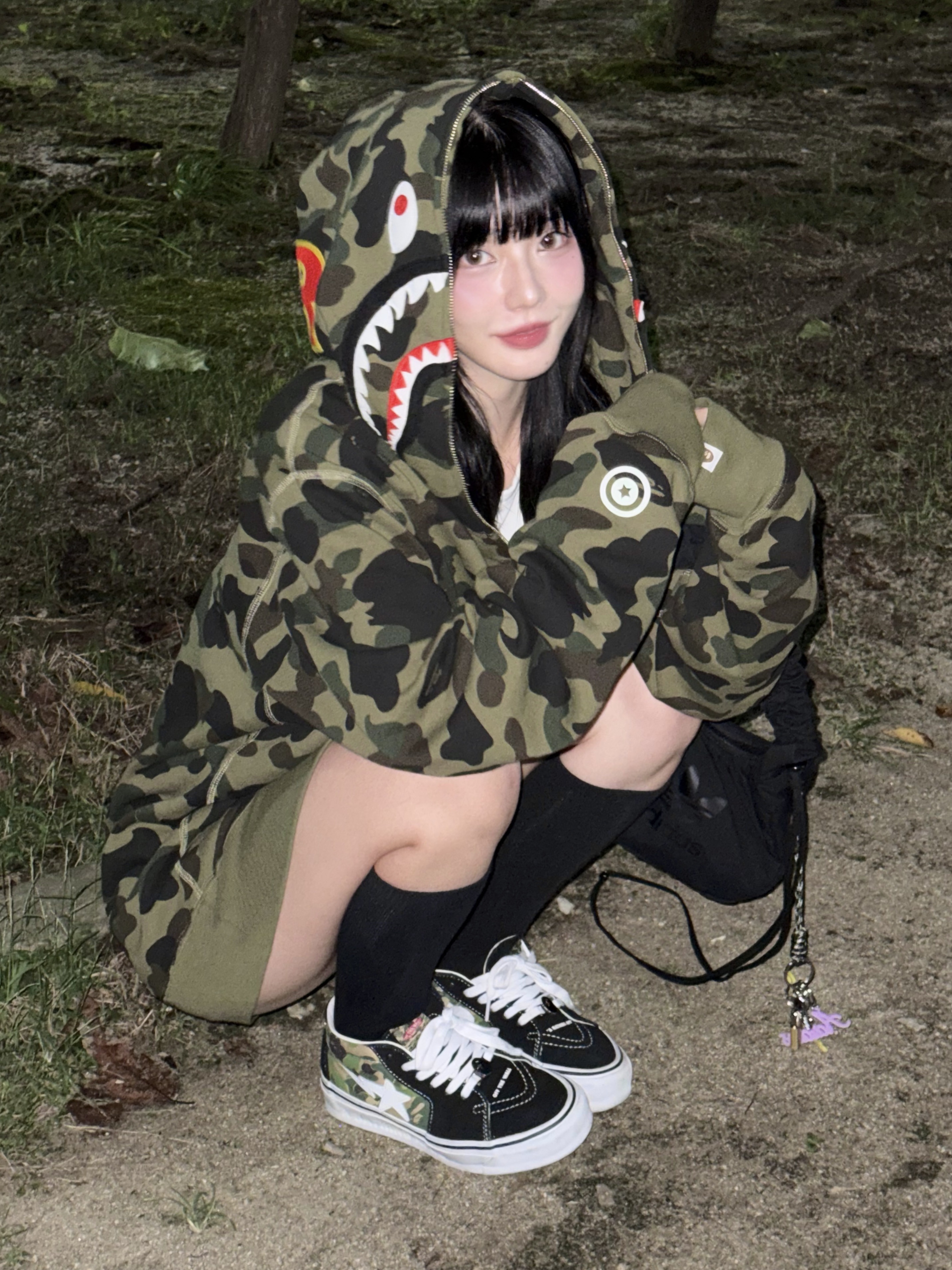 Vans x BAPE Sk8-Mid Reissue 83 LX Black, BAPE 1st Camo Shark Full Zip Hoodie Army Green 착용 스타일
