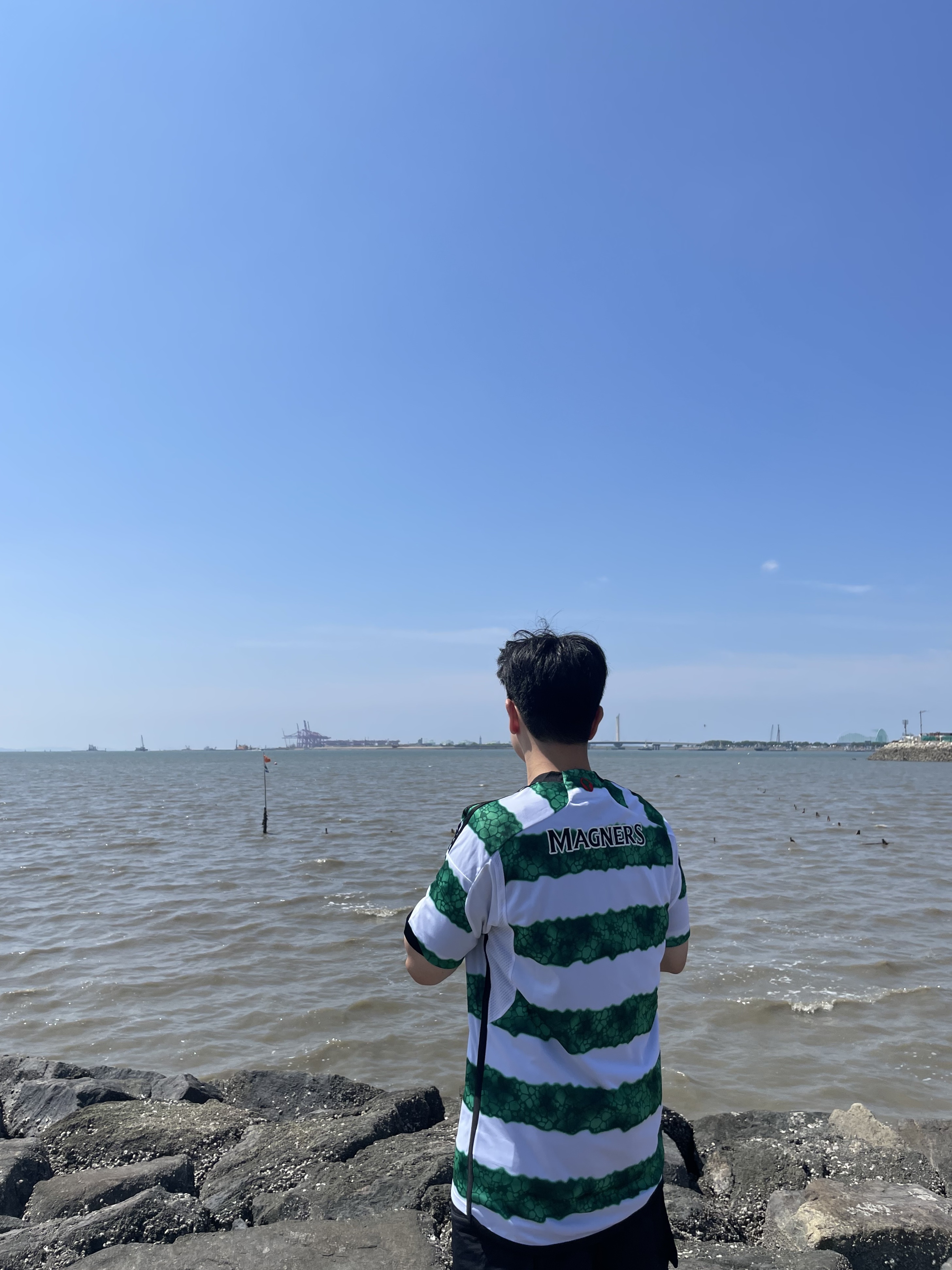 Adidas Celtic FC 2023/24 Home Jersey White Team Green - US Sizing (Non Marking Ver.) 착용 스타일 - 1