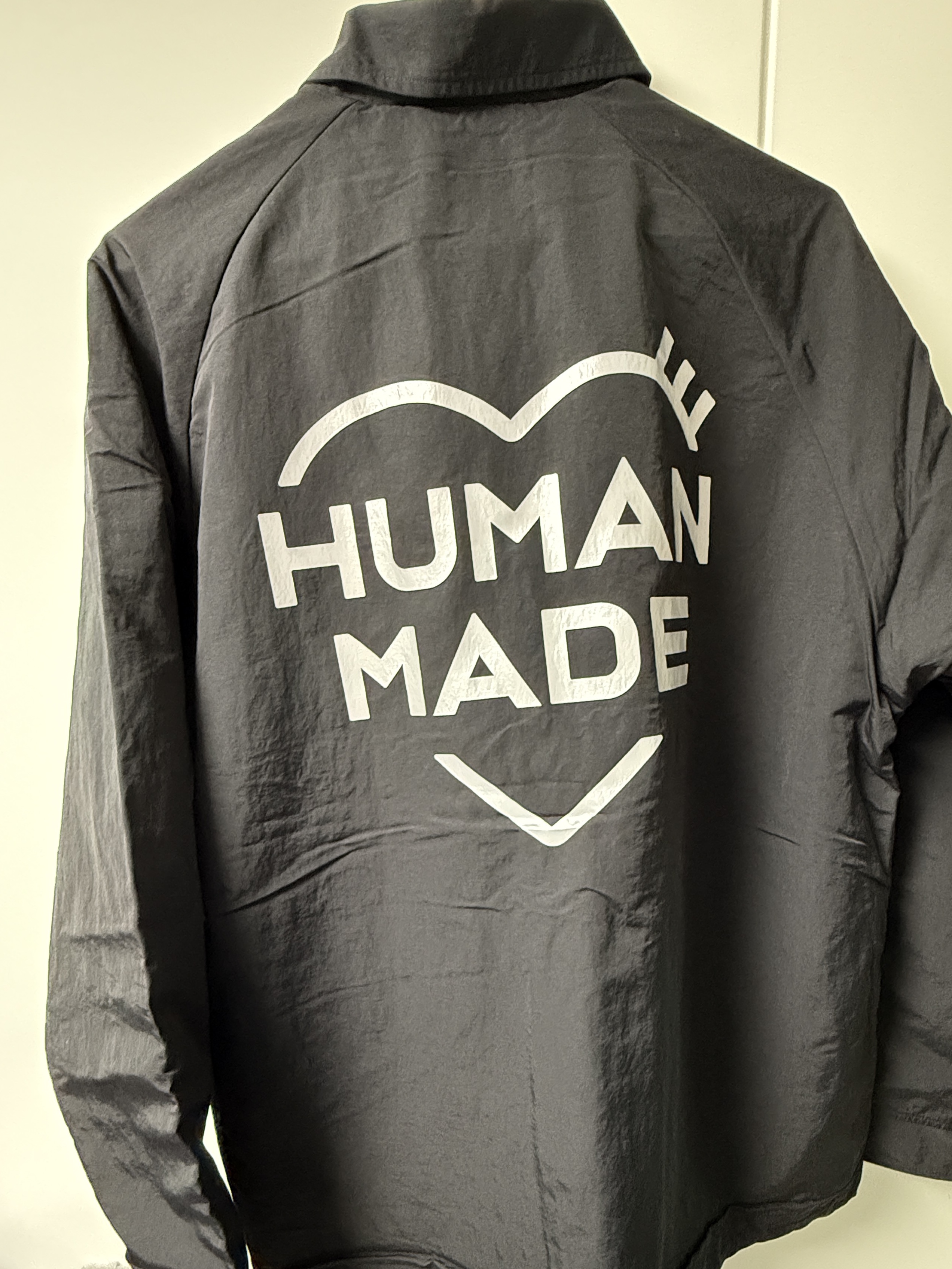 Human Made Coach Jacket Black 착용 스타일 - 2