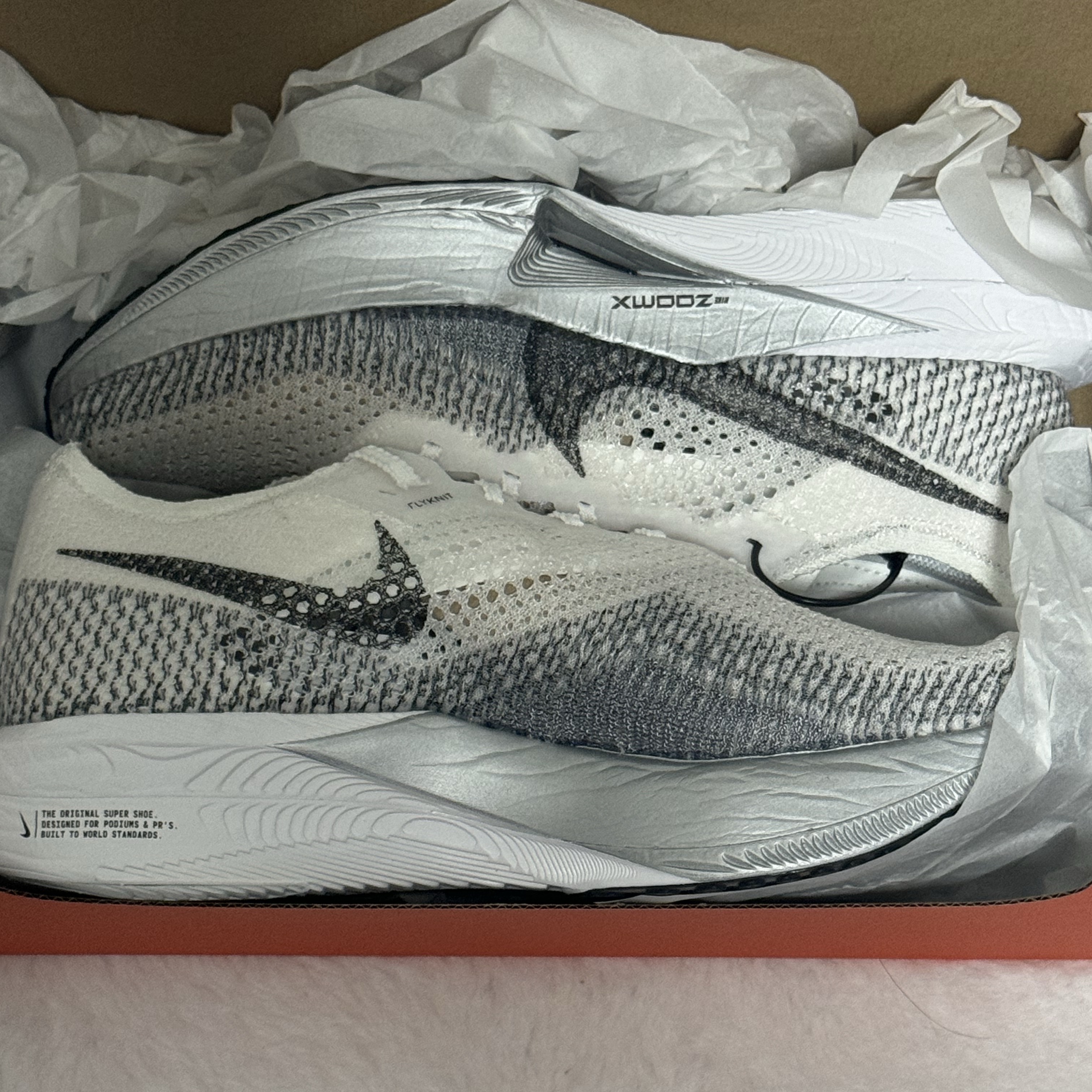 Nike ZoomX Vaporfly Next% 3 White Grey 착용 스타일