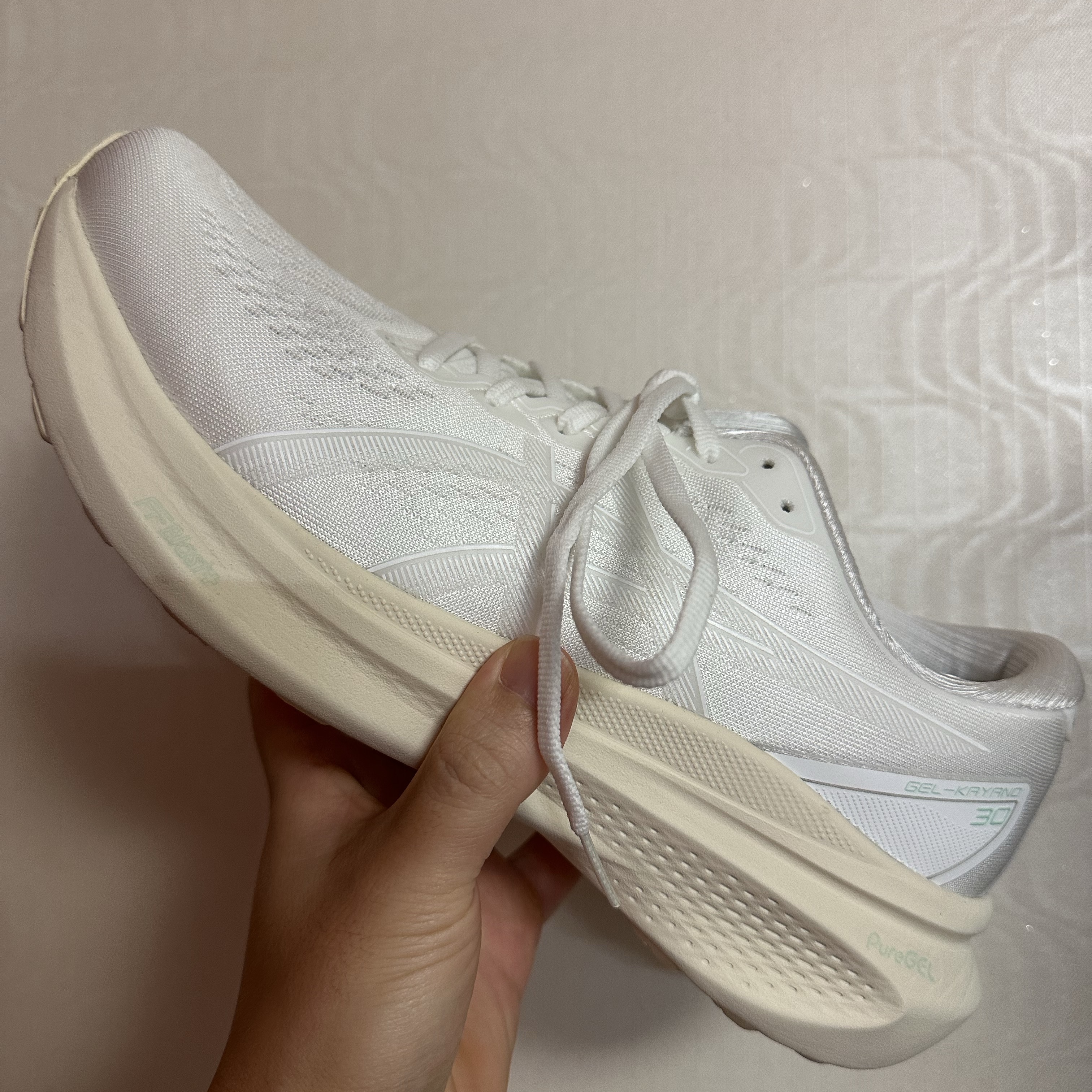 Asics Gel-Kayano 30 White 착용 스타일