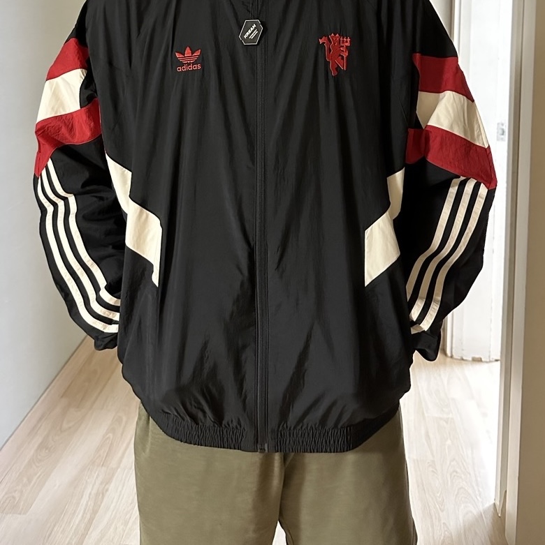 Adidas Manchester United Originals Track Top Black Red - KR Sizing 착용 스타일