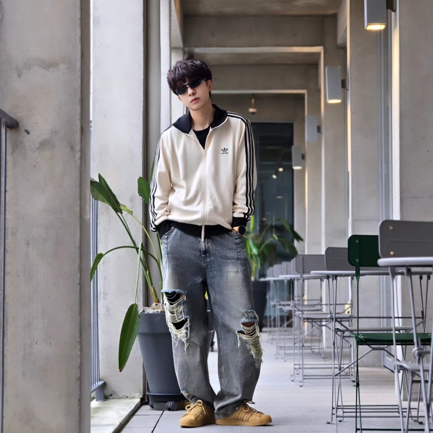 Adidas Waffle Beckenbauer Track Top Wonder White - KR Sizing, Samsung Galaxy Watch6 44mm LTE Silver (Korean Ver.) 착용 스타일 - 1