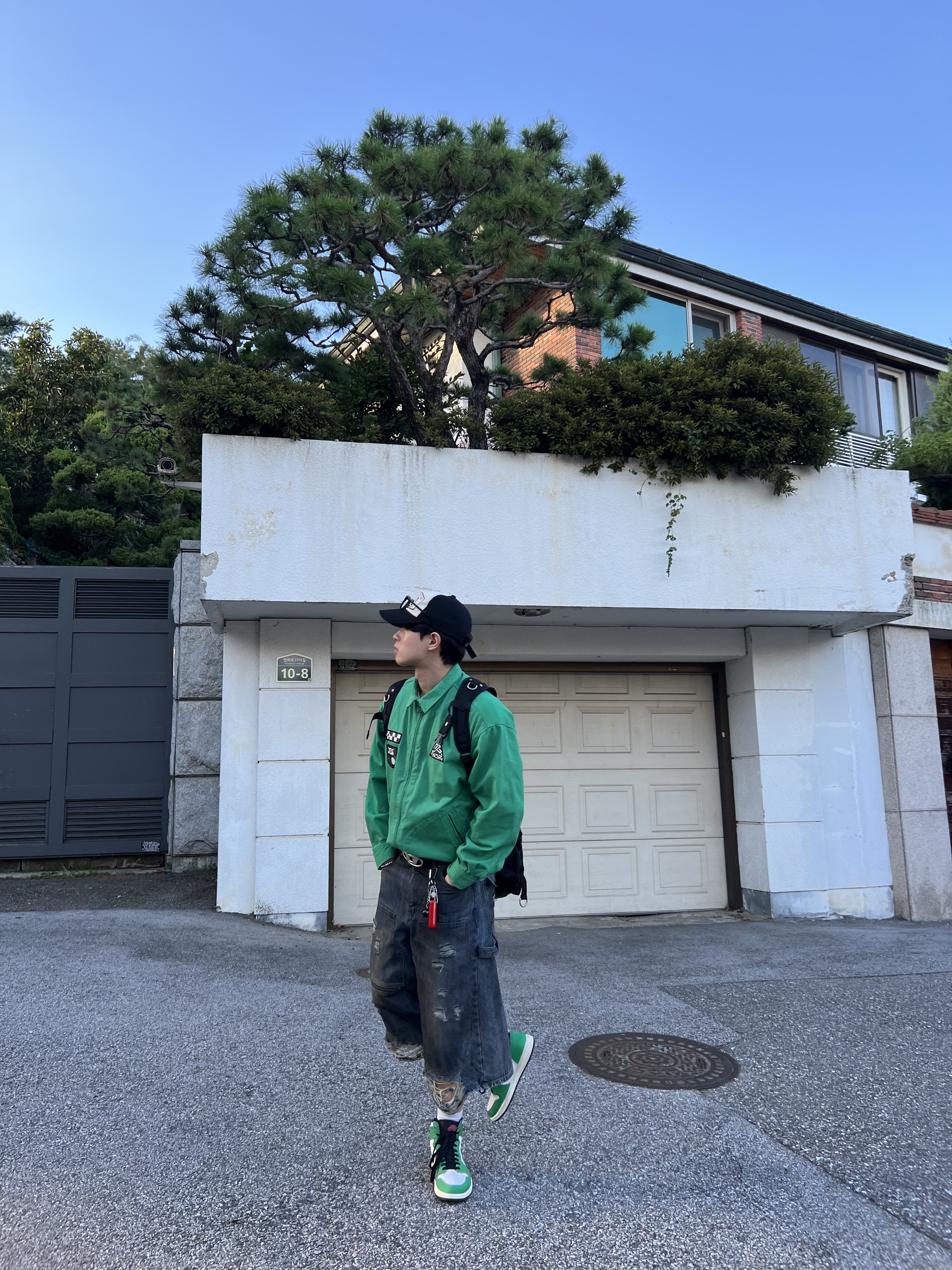 Gentle Monster x Maison Margiela MM106 Black Black, (W) Jordan 1 Retro High OG Lucky Green ์ฐฉ์ฉ ์คํ์ผ - 4