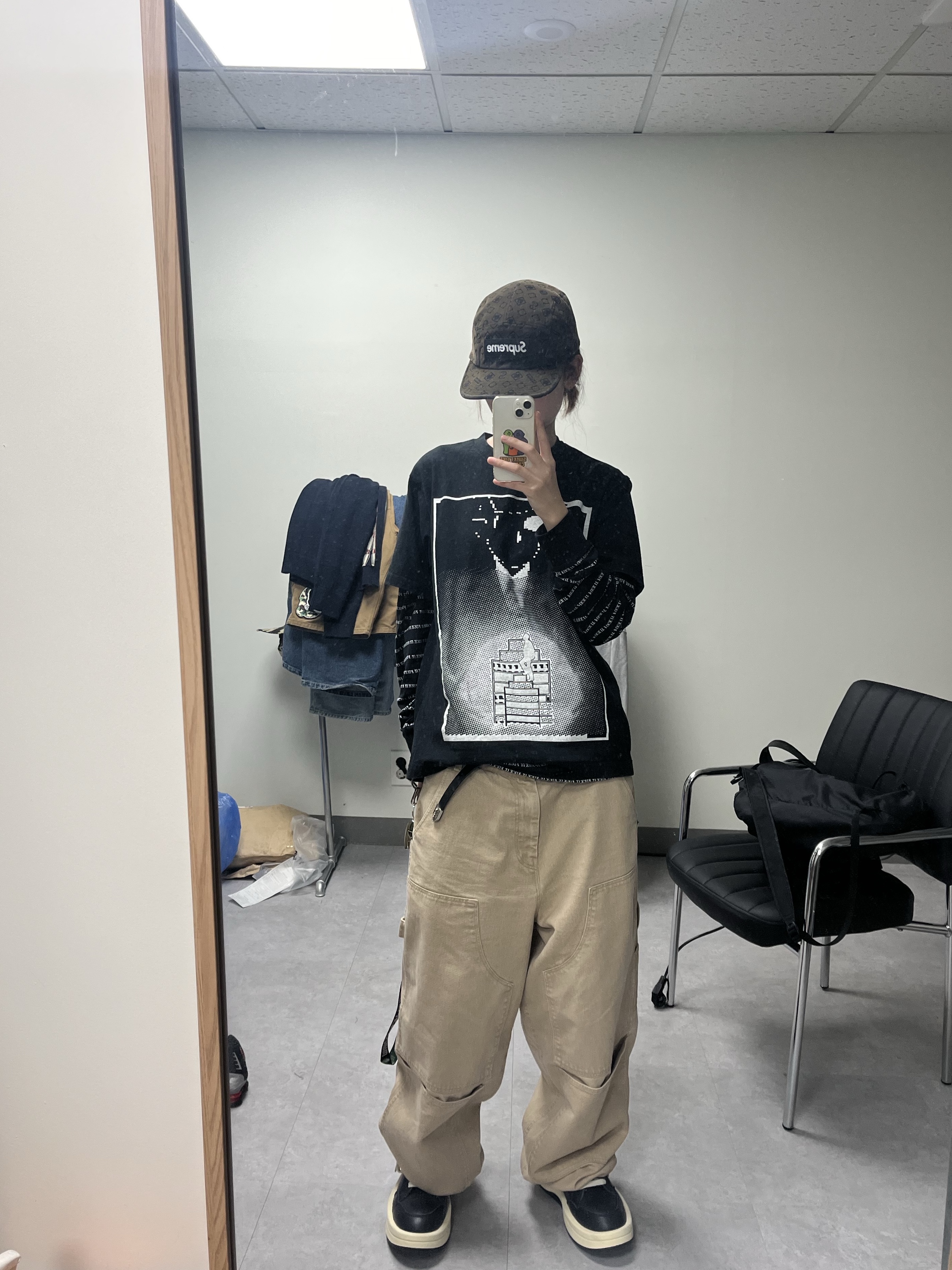 Supreme Flocked Denim Camp Cap Black - 24FW, Cav Empt MD Ascender T-Shirt Black - 24SS 착용 스타일 - 2