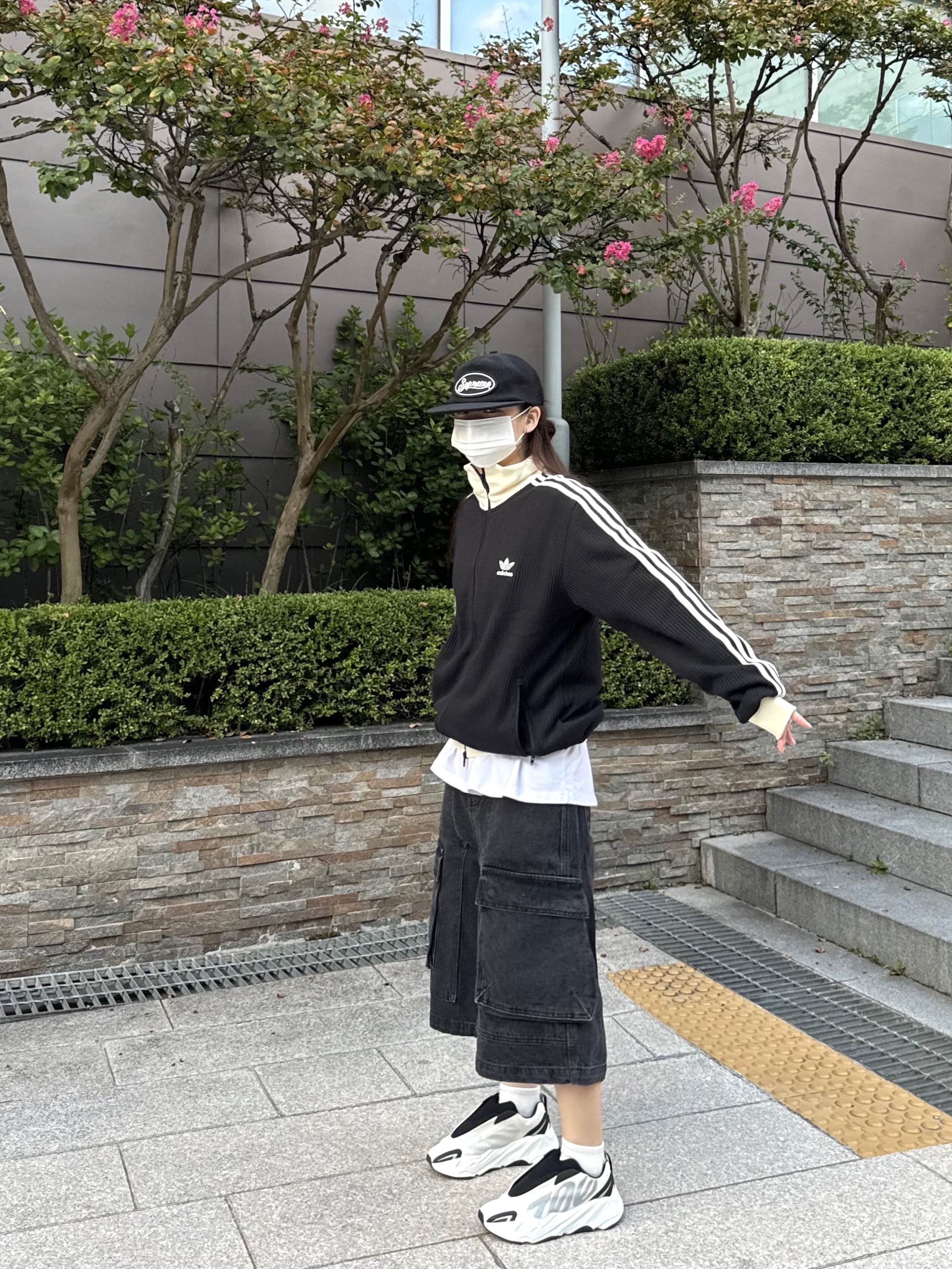 Adidas Waffle Beckenbauer Track Top Black - KR Sizing, Supreme Terry Mesh Back 5-Panel Black - 24SS 착용 스타일 - 1